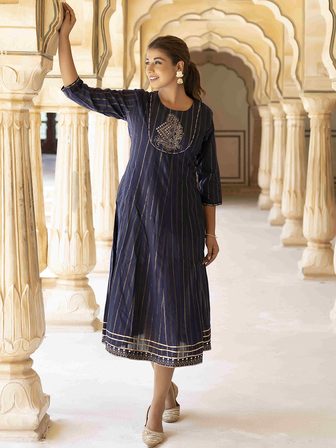 

Ragavi Striped Printed Round Neck Cotton Kurta, Blue