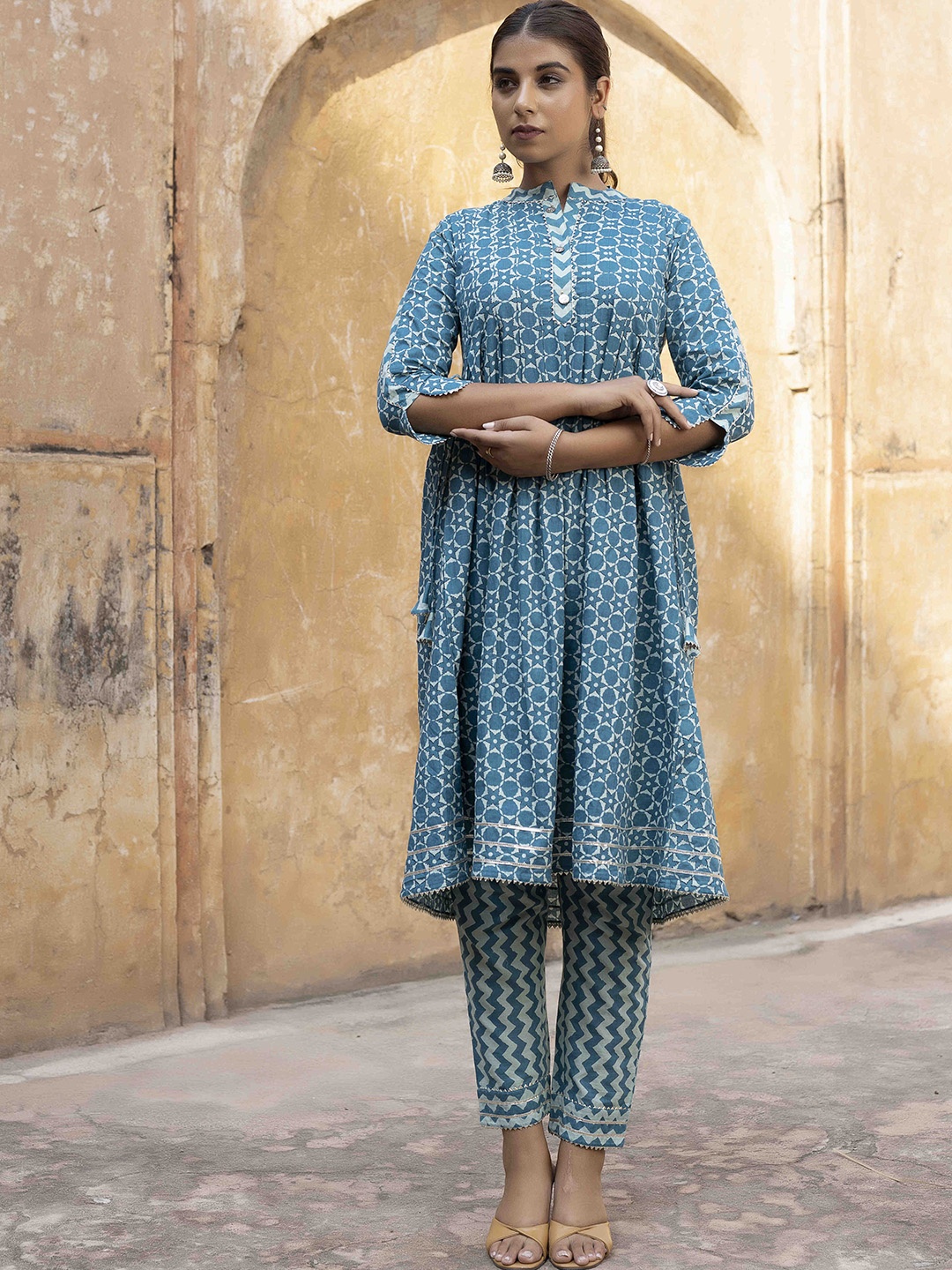 

Ragavi Geometric Printed Cotton Kurta Set, Blue