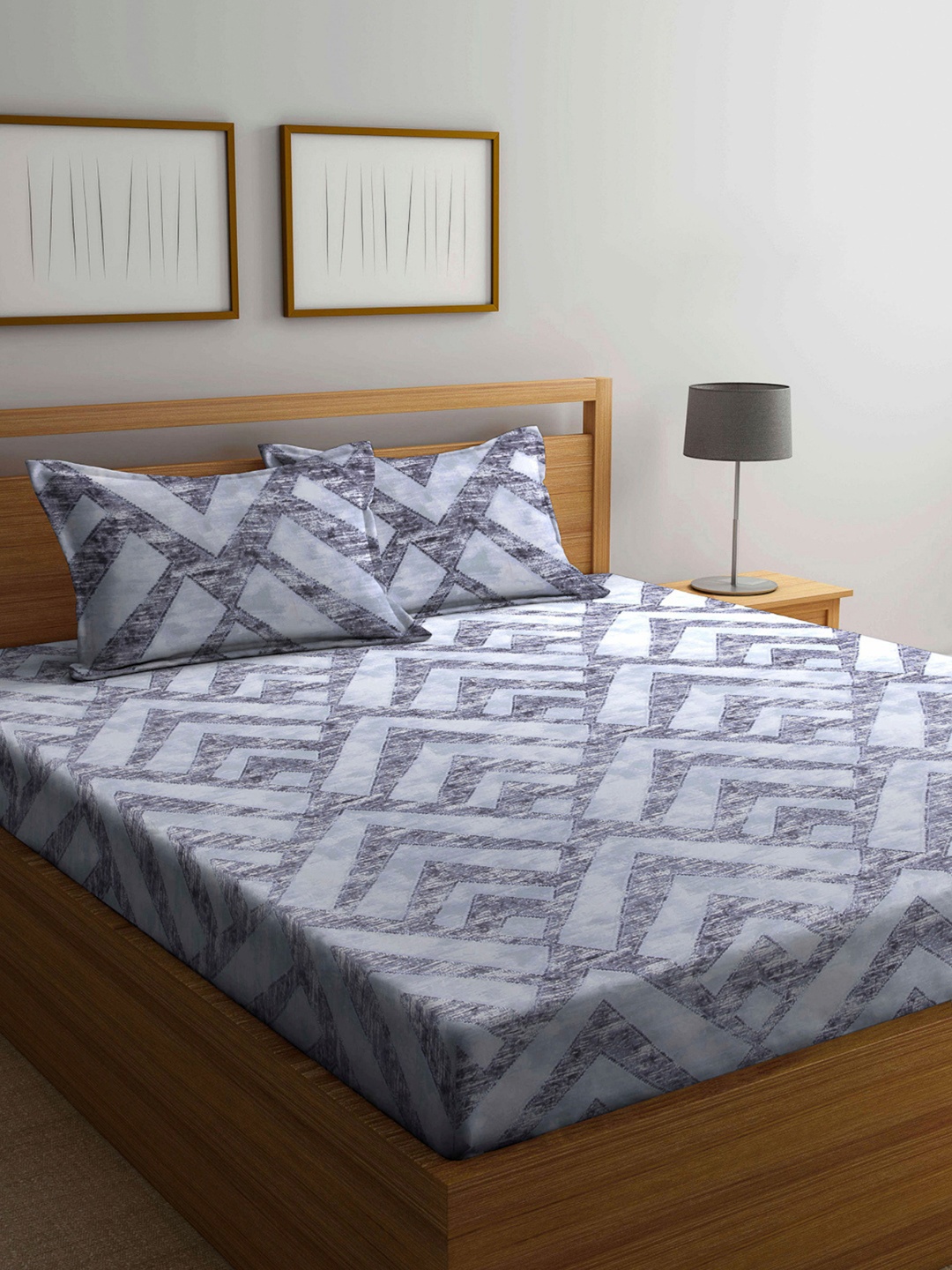 

Arrabi Grey & White Geometric Print 300 TC King Size Fitted Bedsheet with 2 Pillow Covers