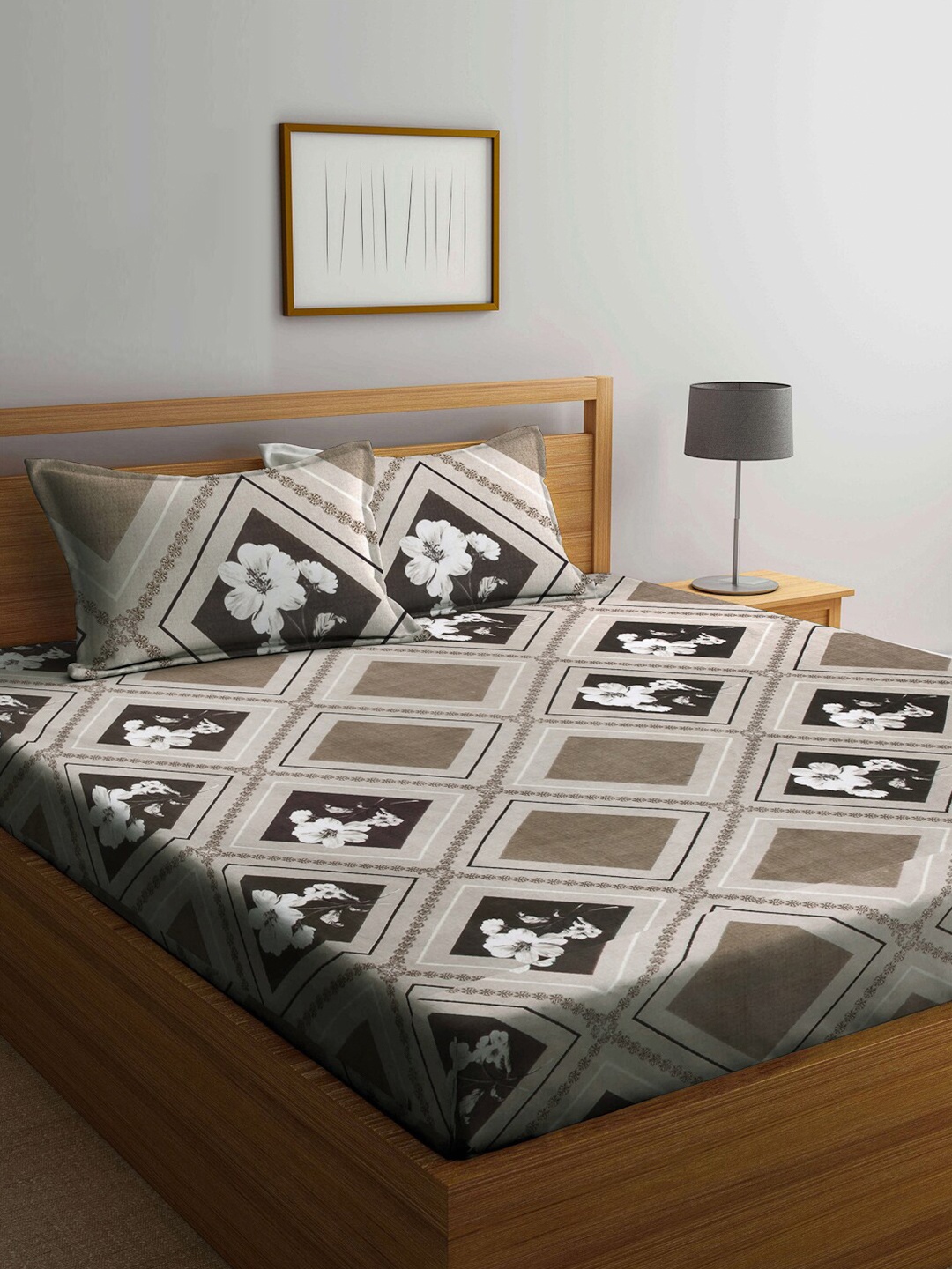 

Arrabi Brown & White Floral 300 TC Fitted King Size Bedsheet With 2 Pillow Covers