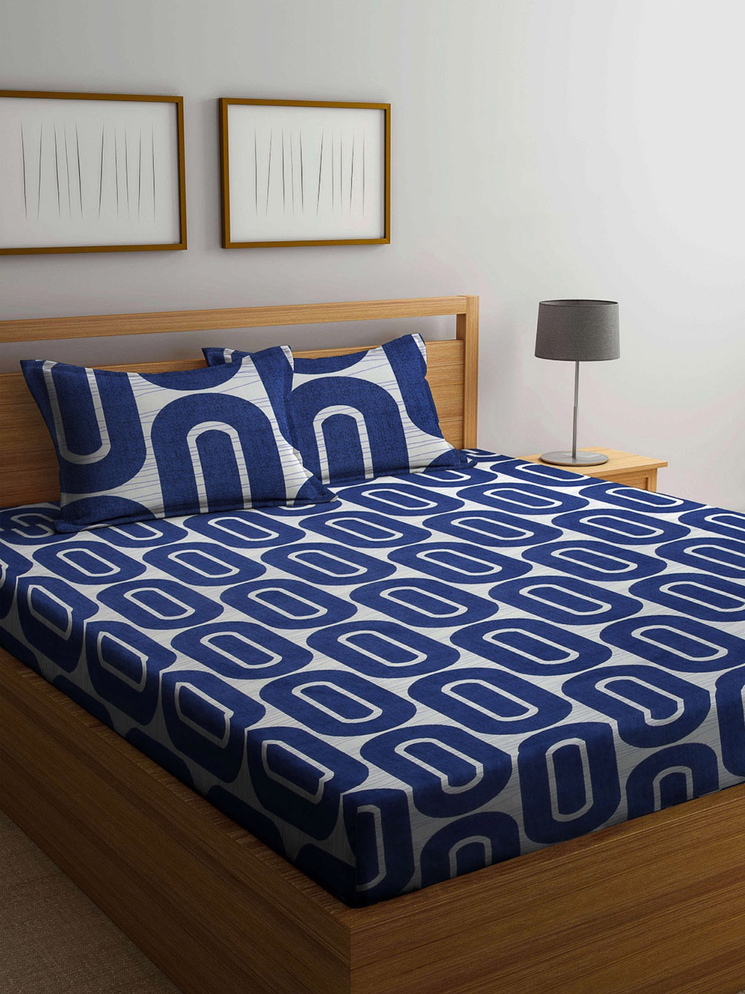 

Arrabi Blue & White Geometric 300 TC Super King Size Fitted Bedsheet with 2 Pillow Covers