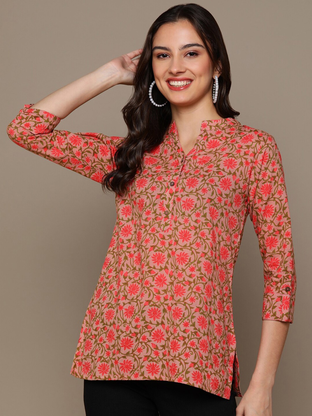 

MALHAAR Floral Printed Mandarin Collar Pure Cotton Kurti, Peach