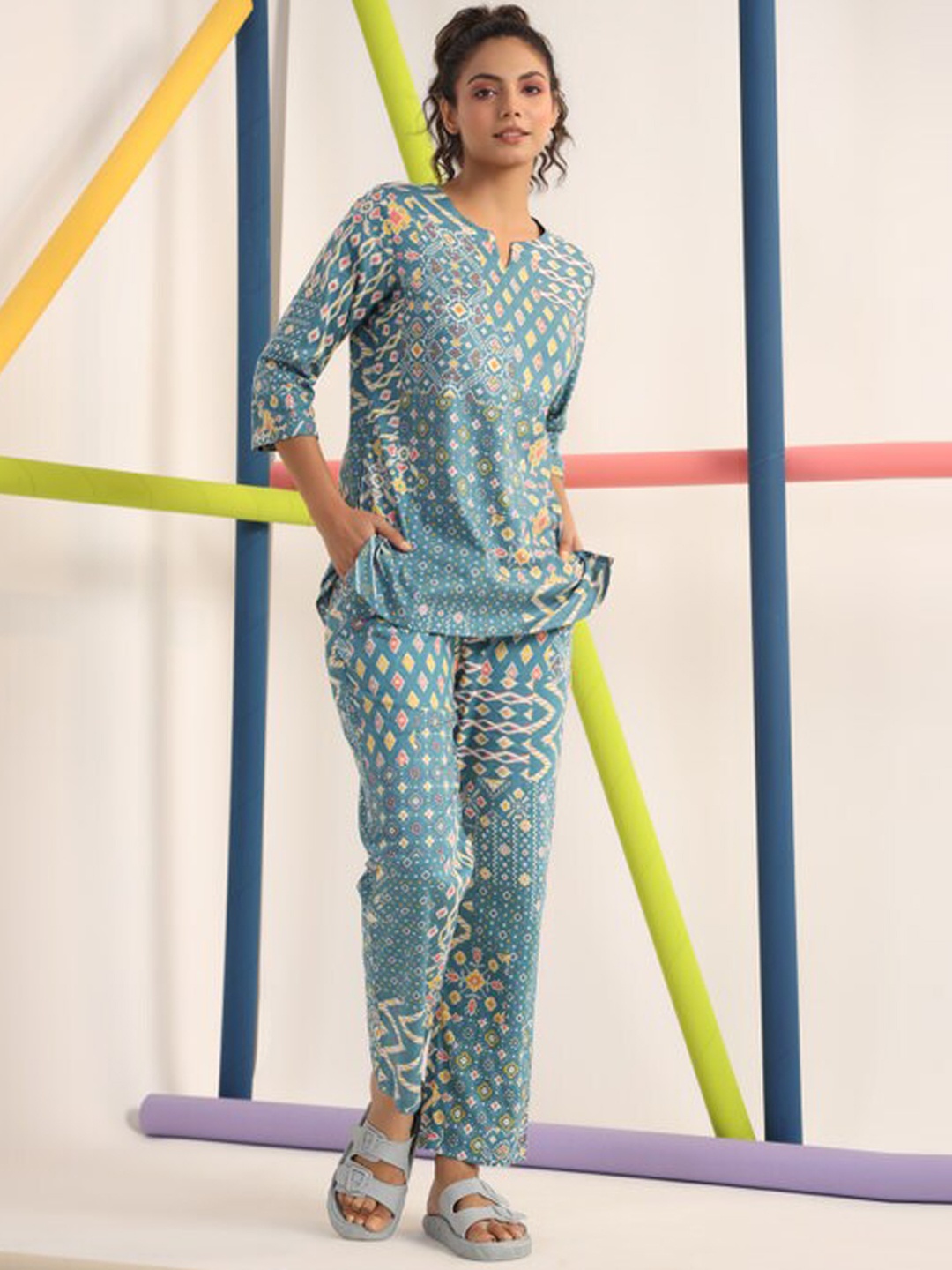 

JISORA Blue & Orange Ethnic Motifs Printed Pure Cotton Night Suit