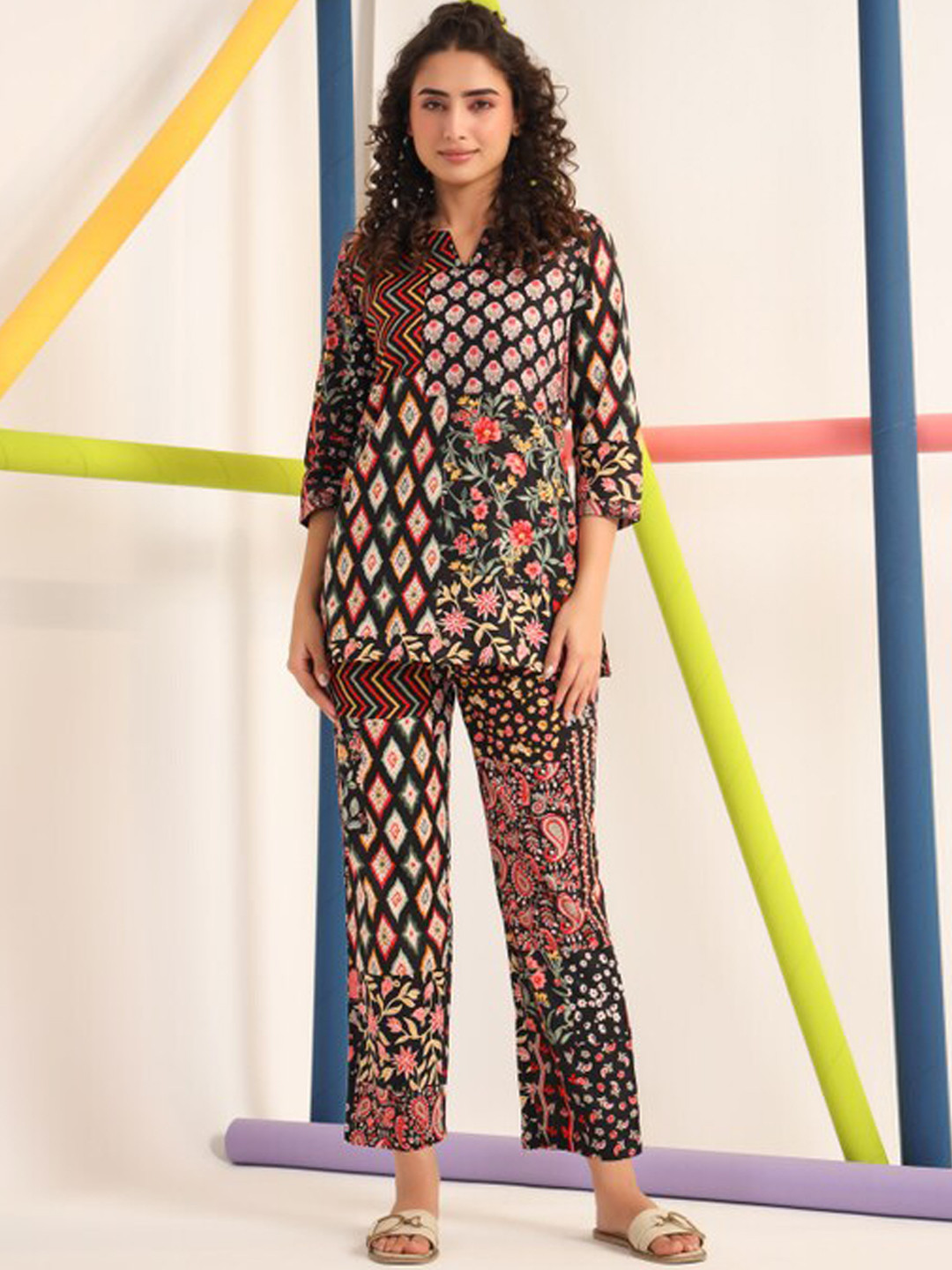 

JISORA Black Ethnic Motifs Printed Pure Cotton Night Suit