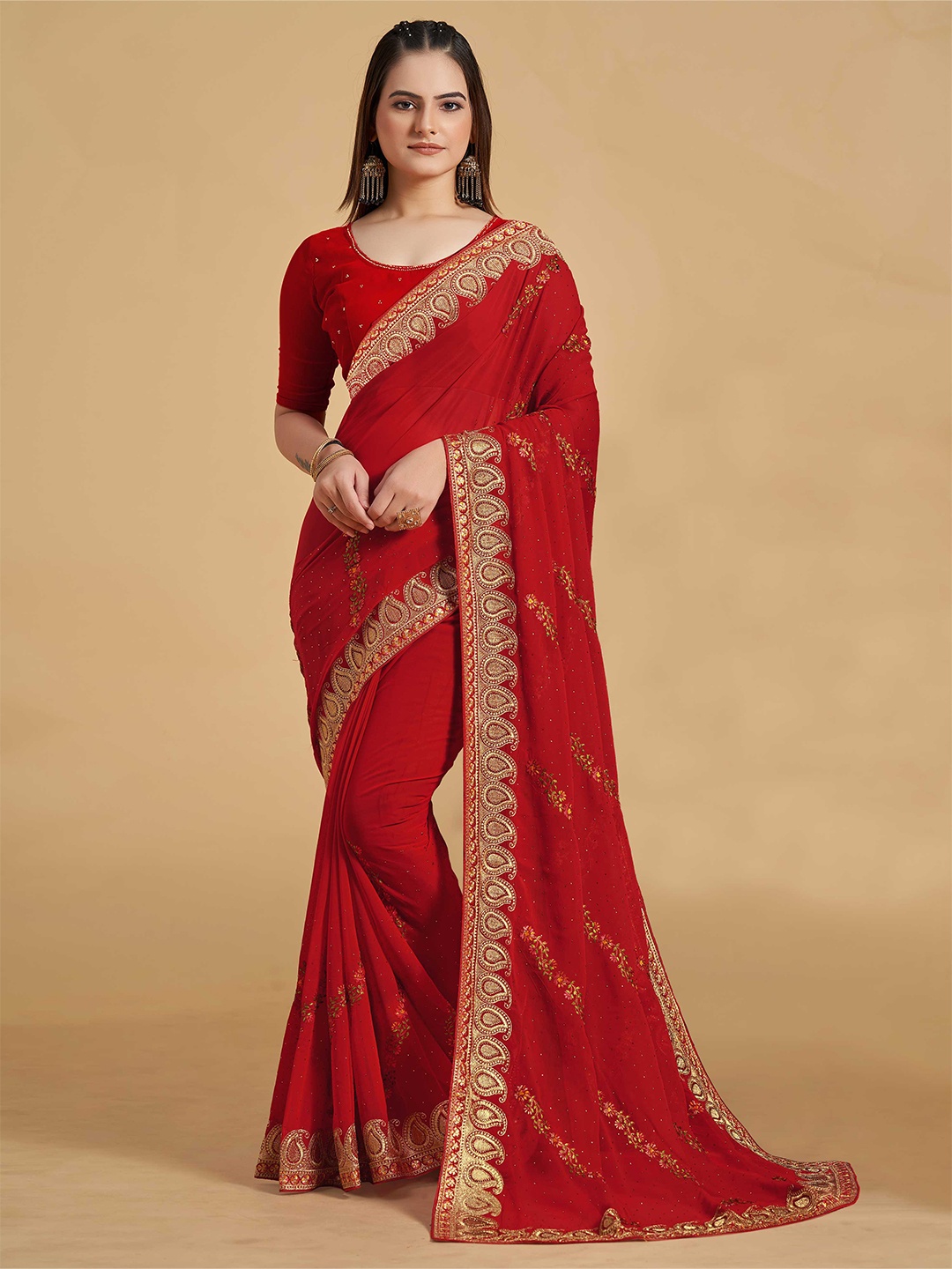 

ZIKARAA Embellished Embroidered Saree, Red