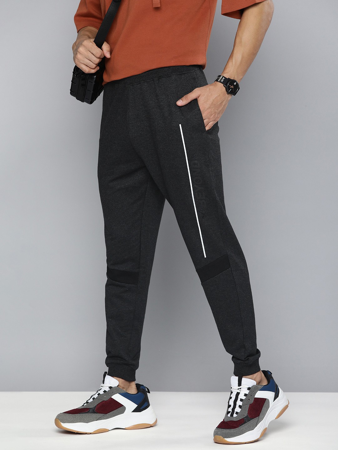 

HRX by Hrithik Roshan Men Lifestyle Striped Terry Joggers, Charcoal