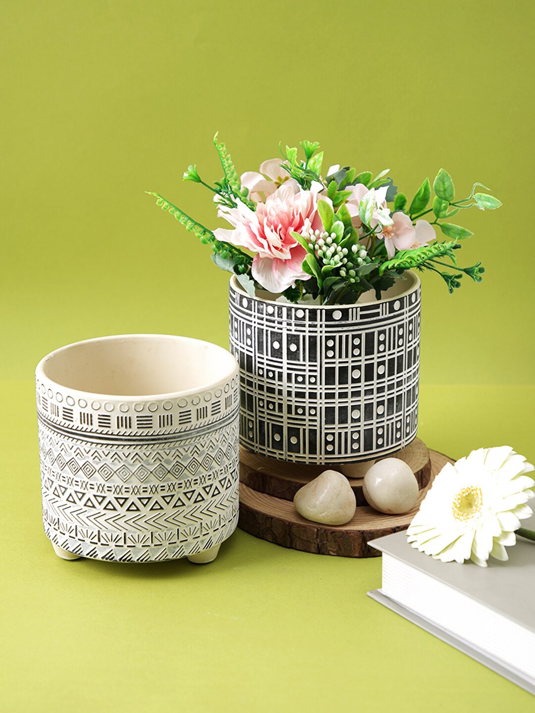 

TAYHAA Black & White 2 Pieces Geometric Printed Ceramic Planters