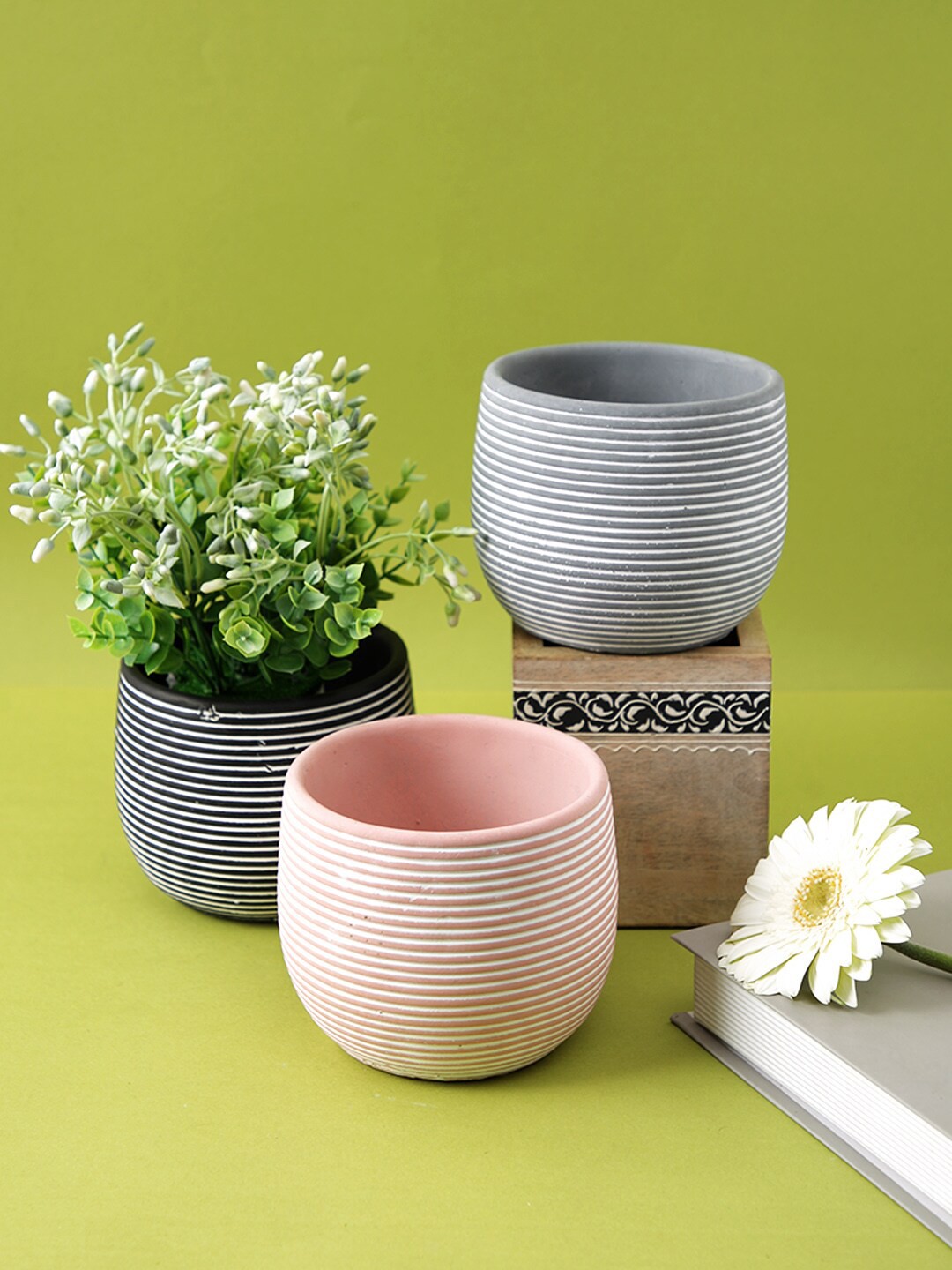 

TAYHAA Pink & Grey 3 Pieces Spiral Texture Ceramic Planters