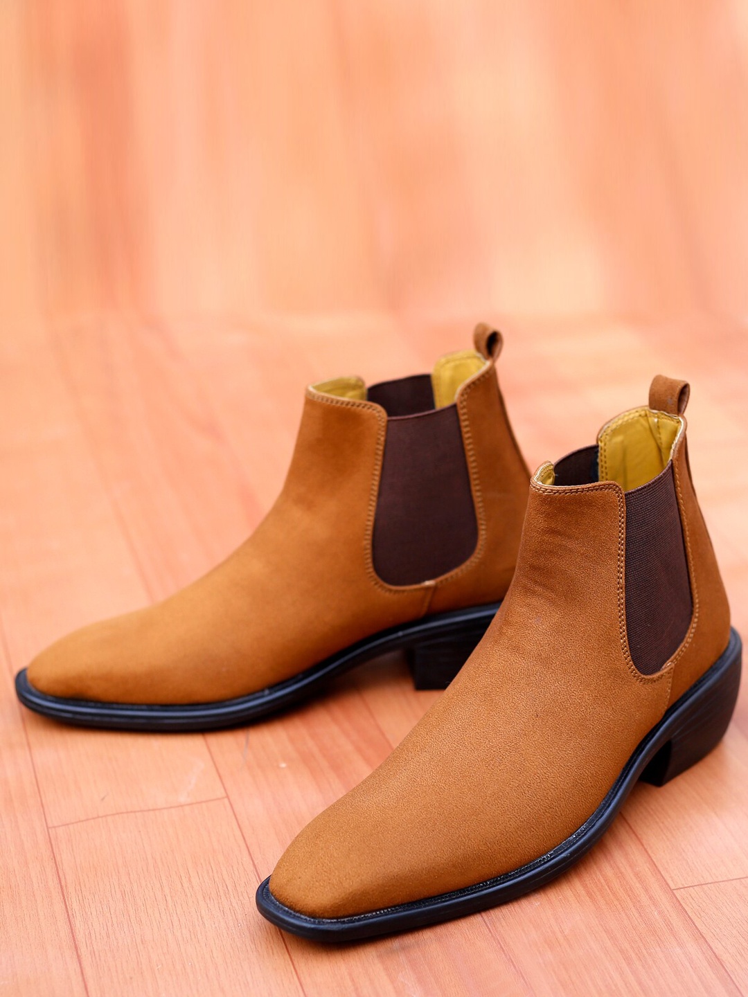 

Bxxy Men Block-Heeled Chelsea Elevator Boots, Tan