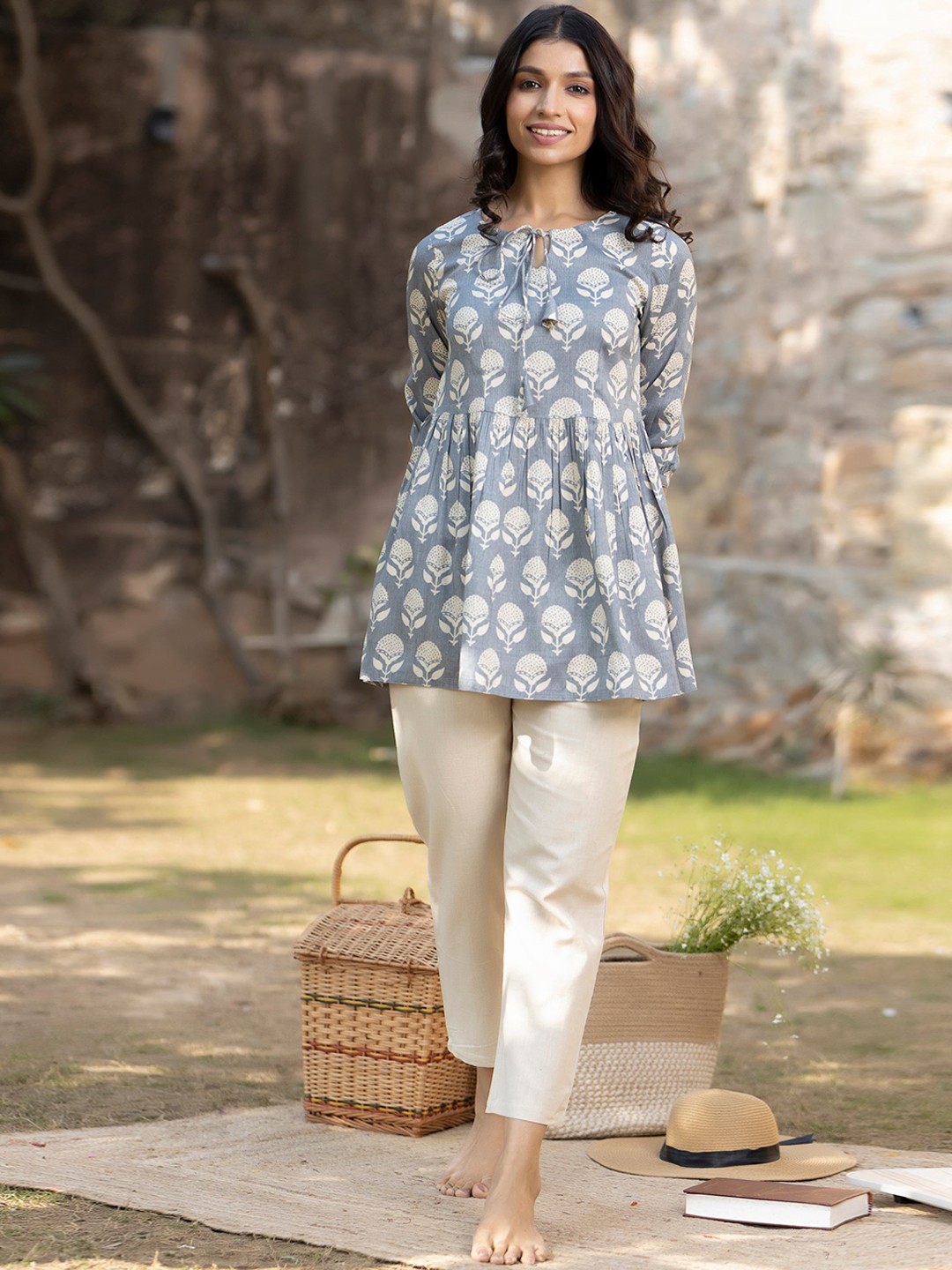 

Ragavi Ethnic Motifs Printed Night Suit, Grey