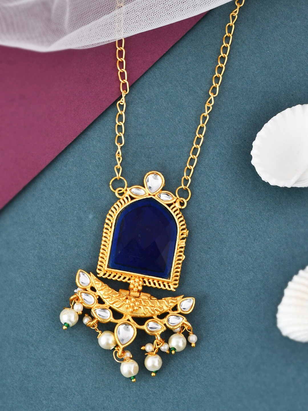 

Silvermerc Designs Gold-Plated Stone Kundan Big Pendant Chain