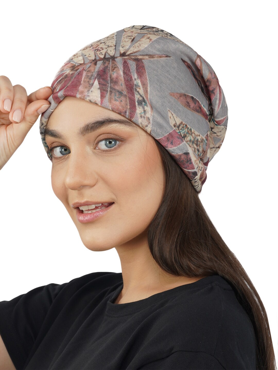 

iSWEVEN Tropical Printed Beanie, Grey