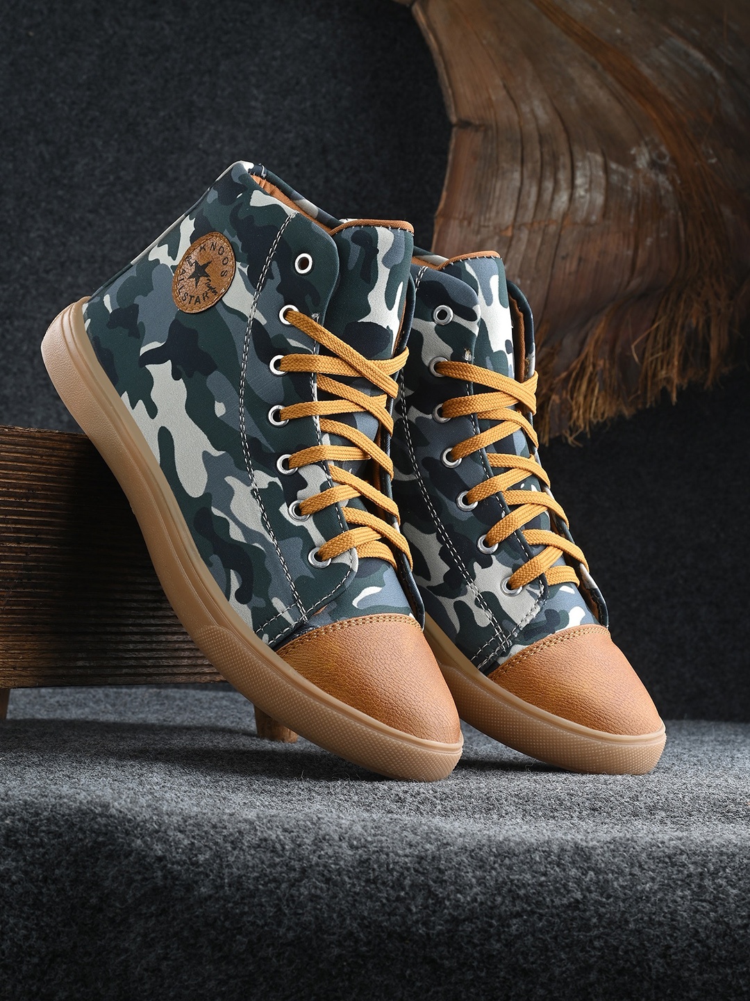 

knoos Men Printed High-Top Lightweight Sneakers, Teal