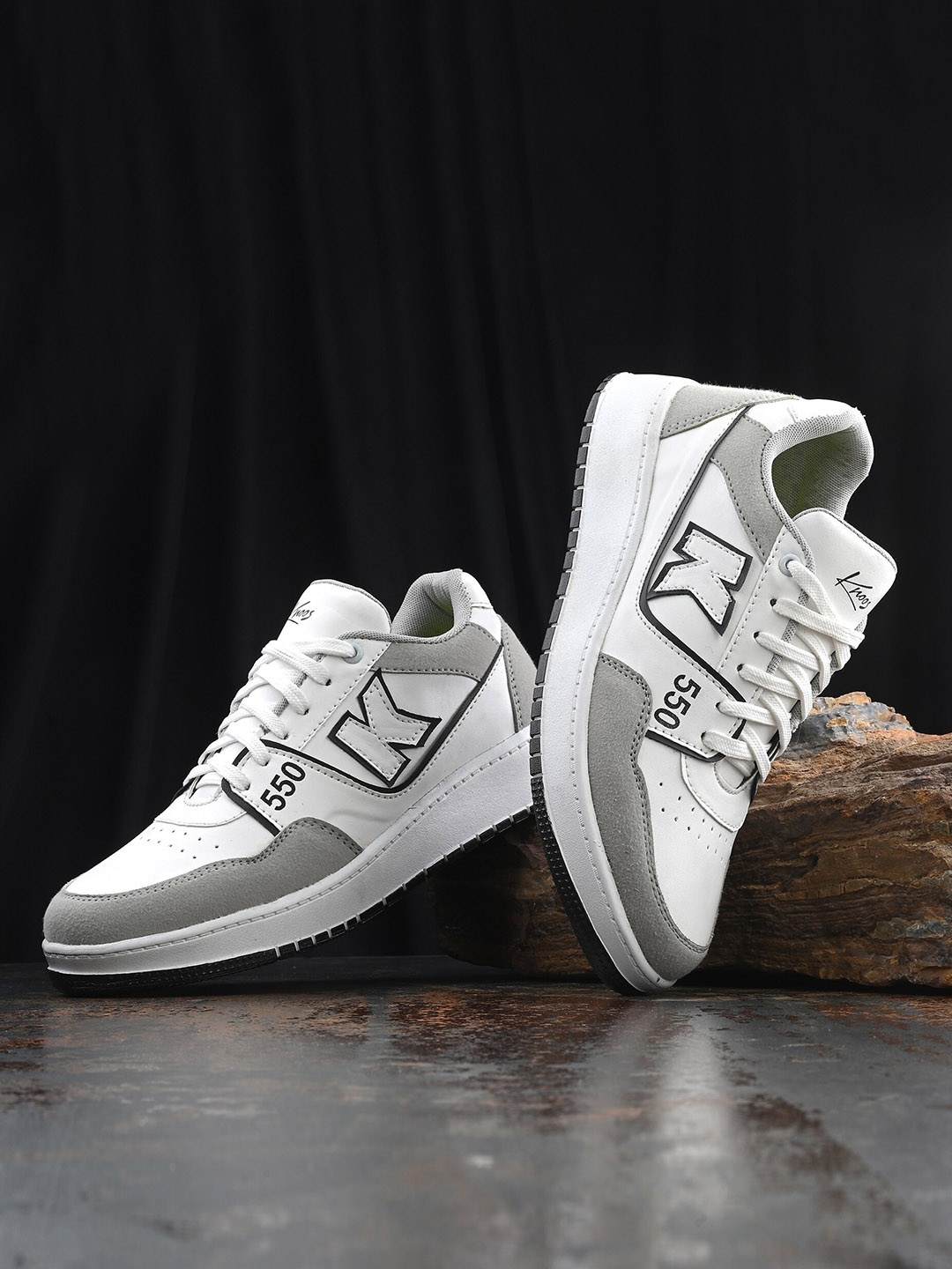 

knoos Men Colourblocked Lightweight Sneakers, White