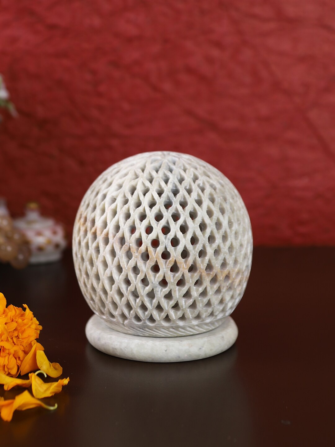 

Aapno Rajasthan Assorted Cutwork Stoned Tealight Candle Holder