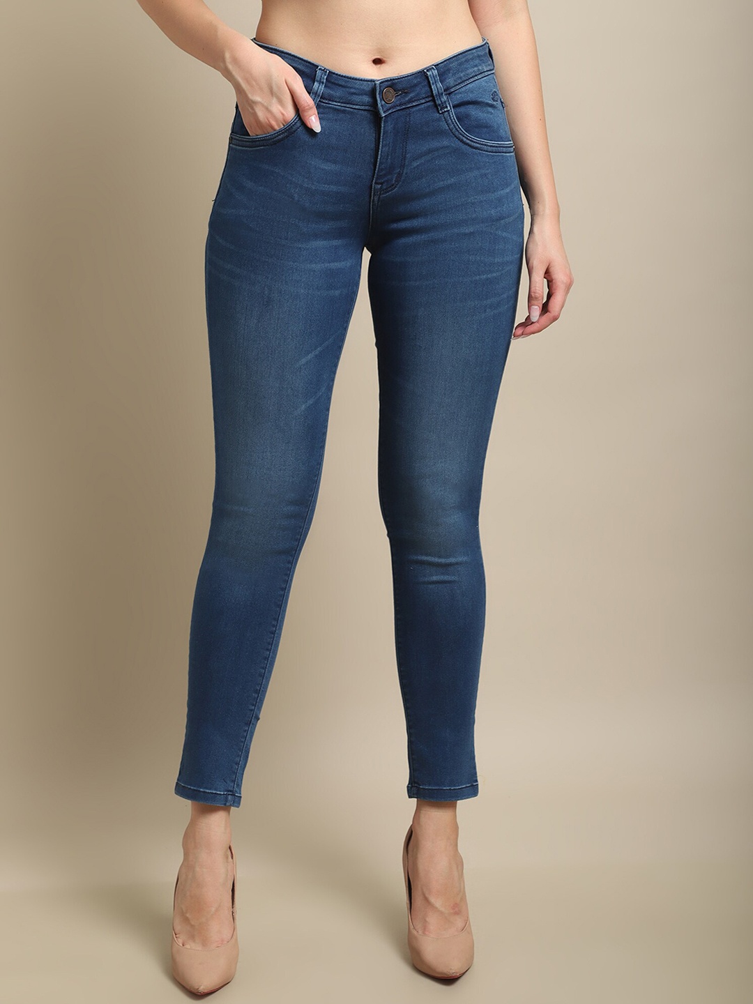 

Crozo By Cantabil Women Mid-Rise Light Fade Stretchable Cotton Skinny Fit Jeans, Blue