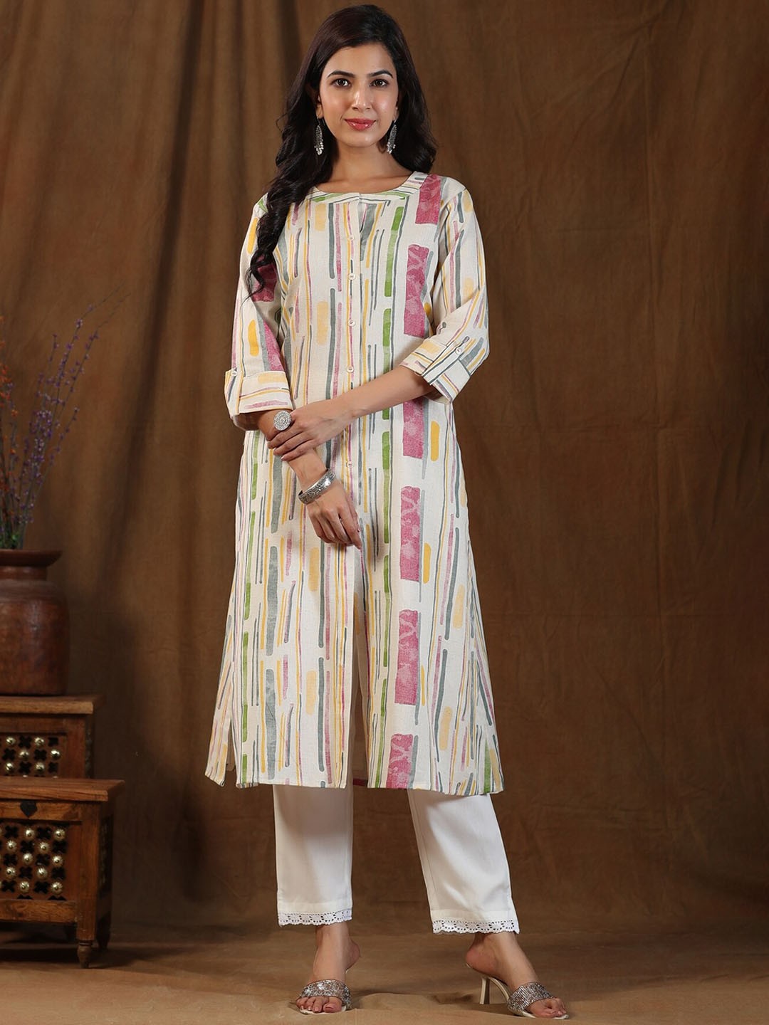 

EtnicaWear Floral Printed Roll Up Sleeves Pure Cotton Kurta With Trousers, White