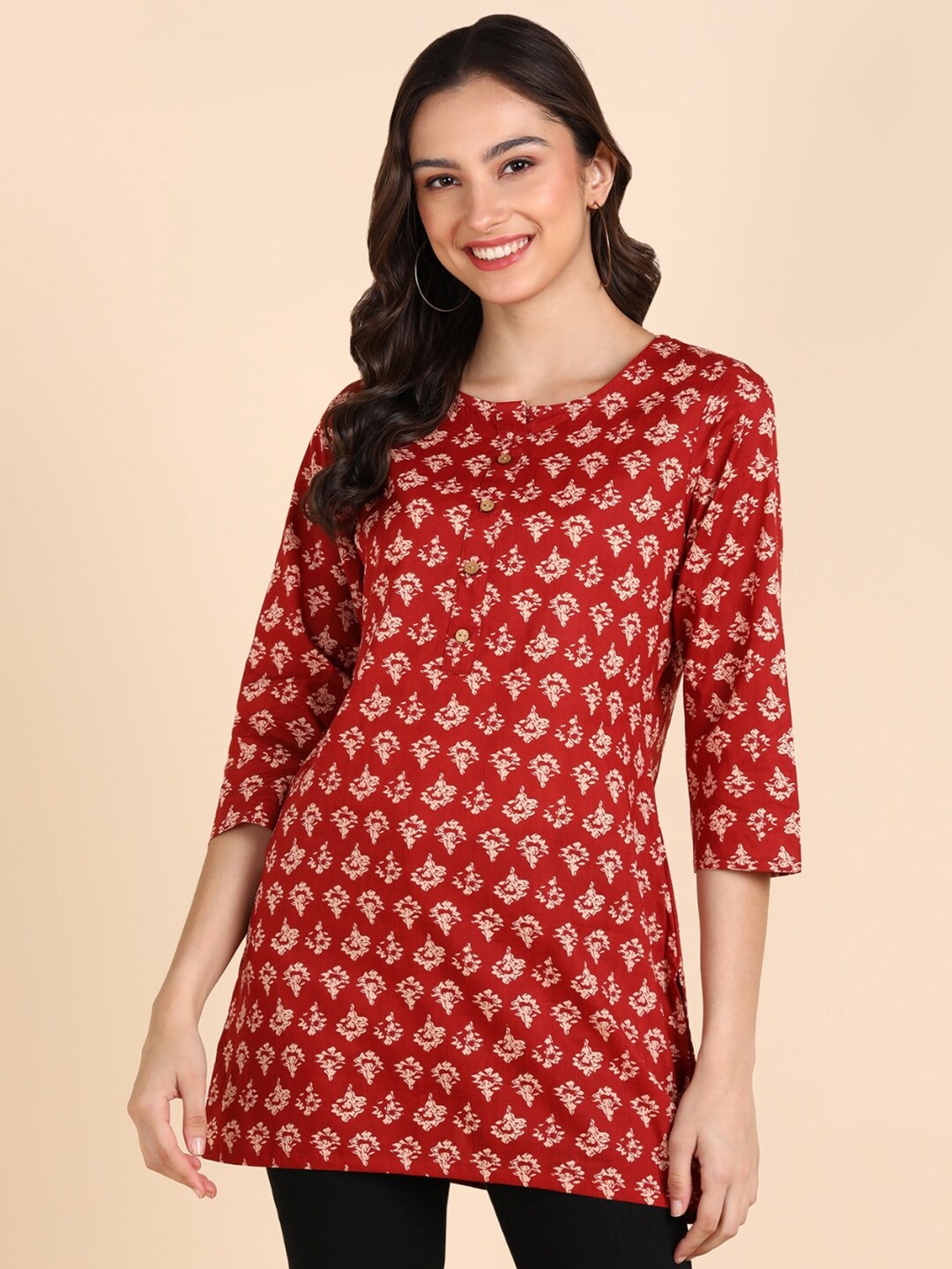 

VEDANA Floral Printed Boat Neck Pure Cotton Kurti, Red