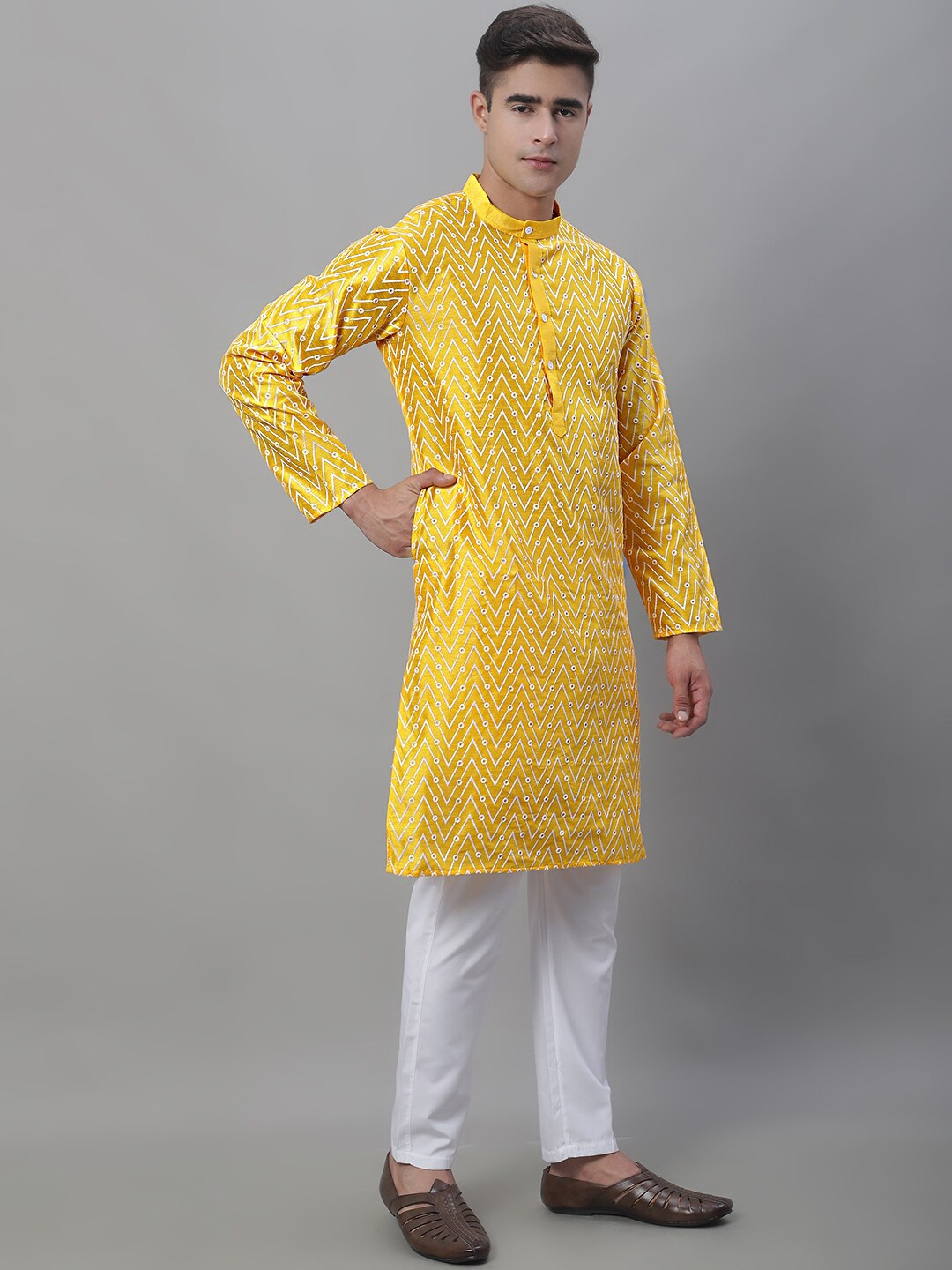 

Anouk Yellow & White Geometric Embroidered Regular Kurta With Pyjamas