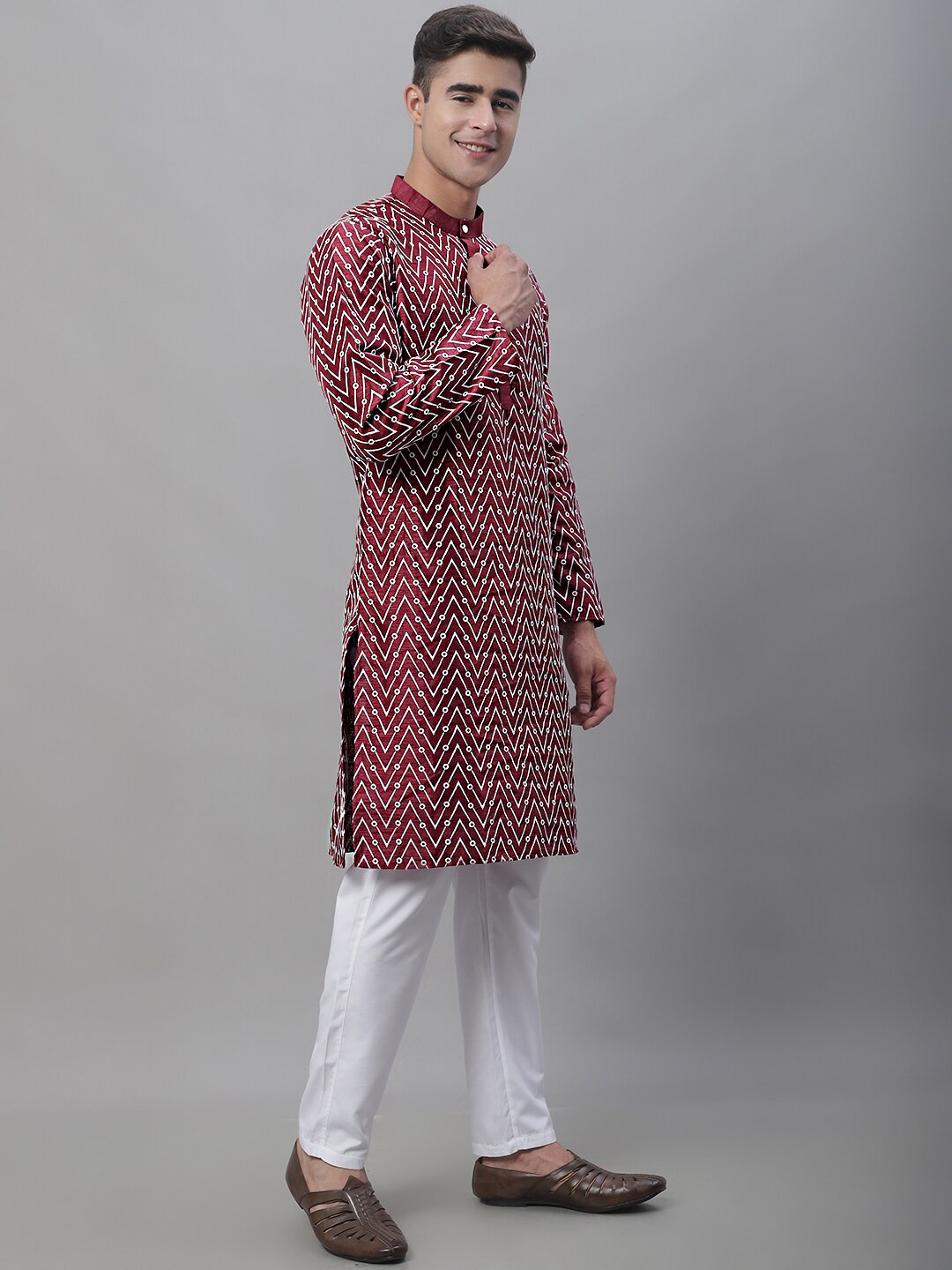 

Anouk Geometric Embroidered Kurta With Pyjamas, Maroon