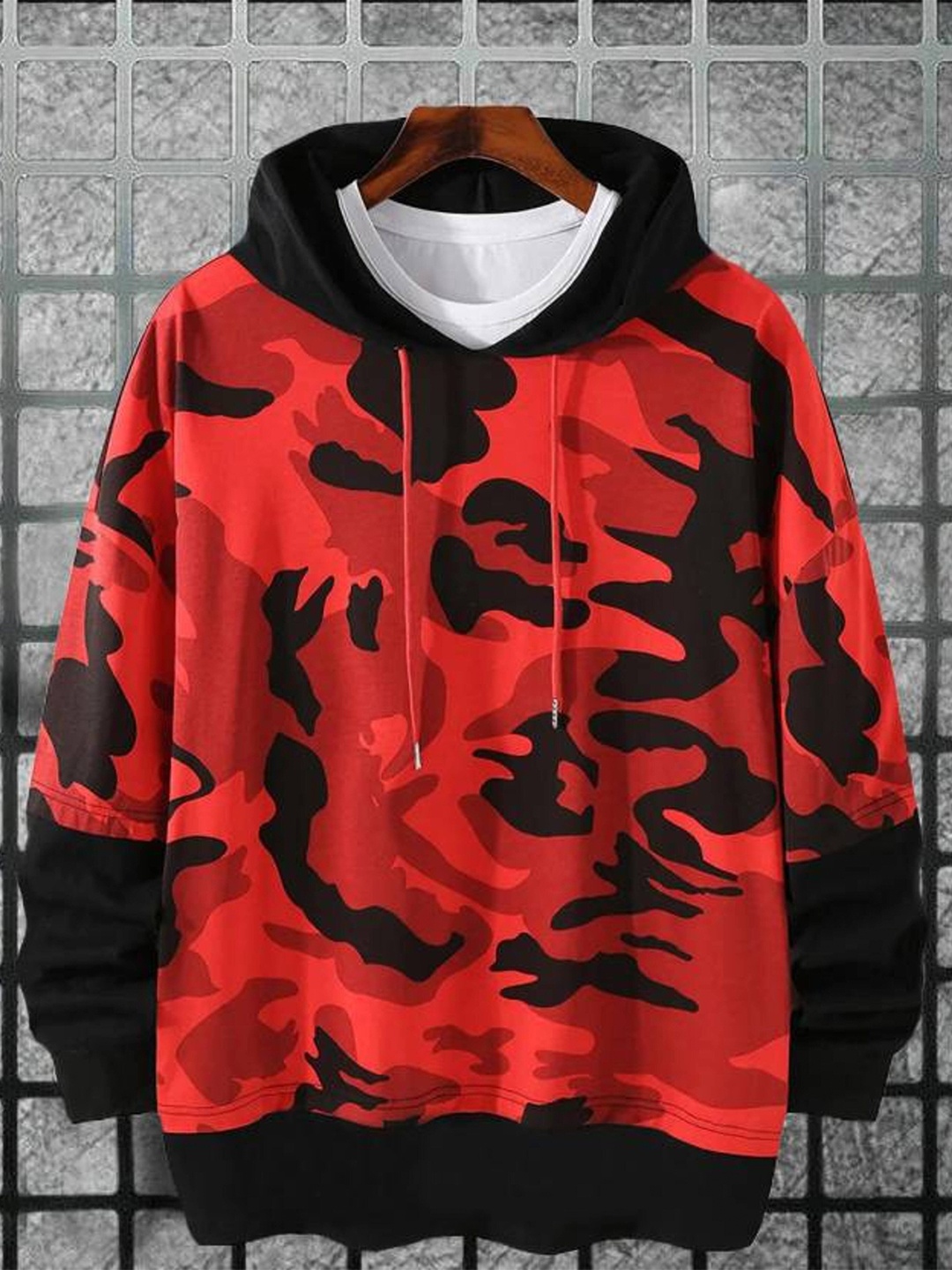 

Try This Camouflage Printed Hooded Cotton T-shirt, Red