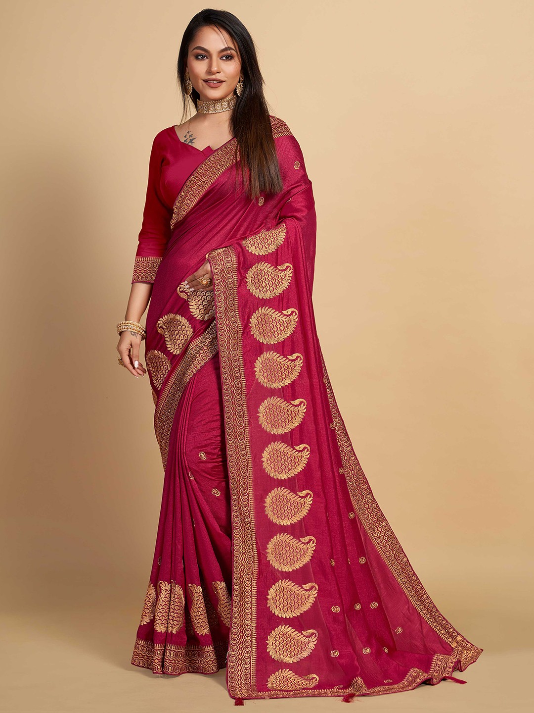 

ZIKARAA Paisley Embroidered Silk Cotton Heavy Work Saree, Maroon