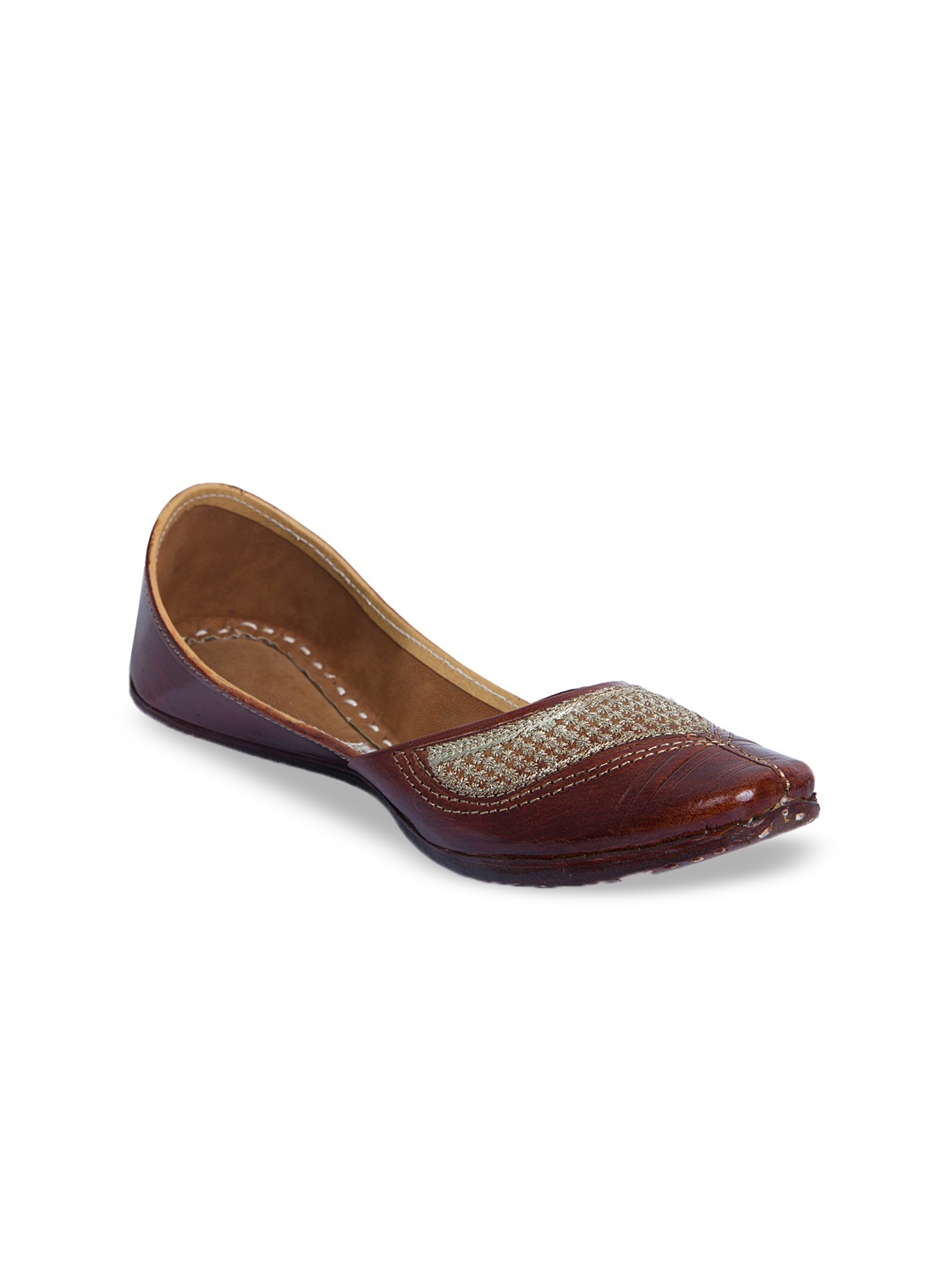 

Ta Chic Women Embroidered Leather Ethnic Mojaris, Brown