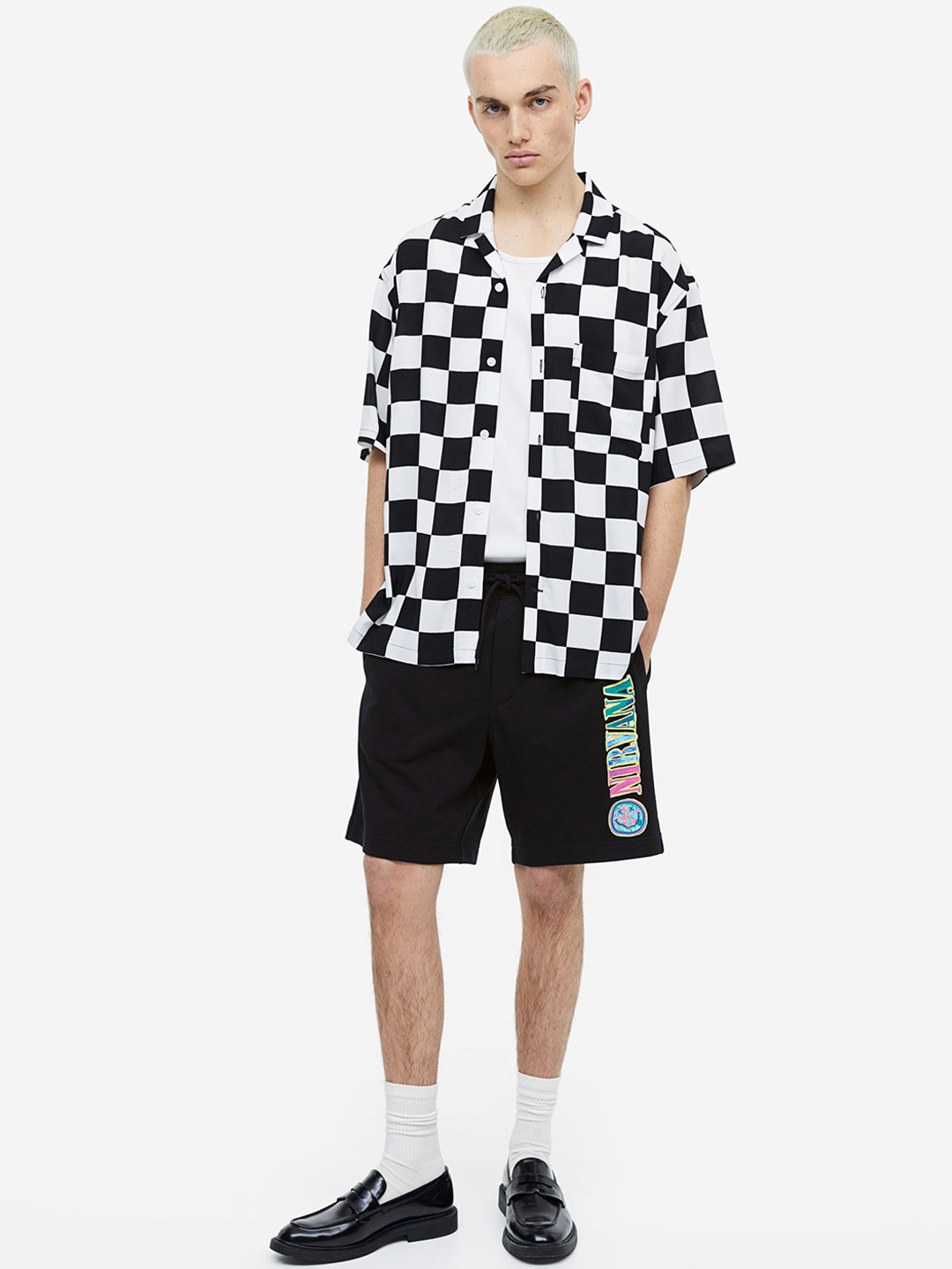 

H&M Men Regular Fit Printed Sweatshorts, Black