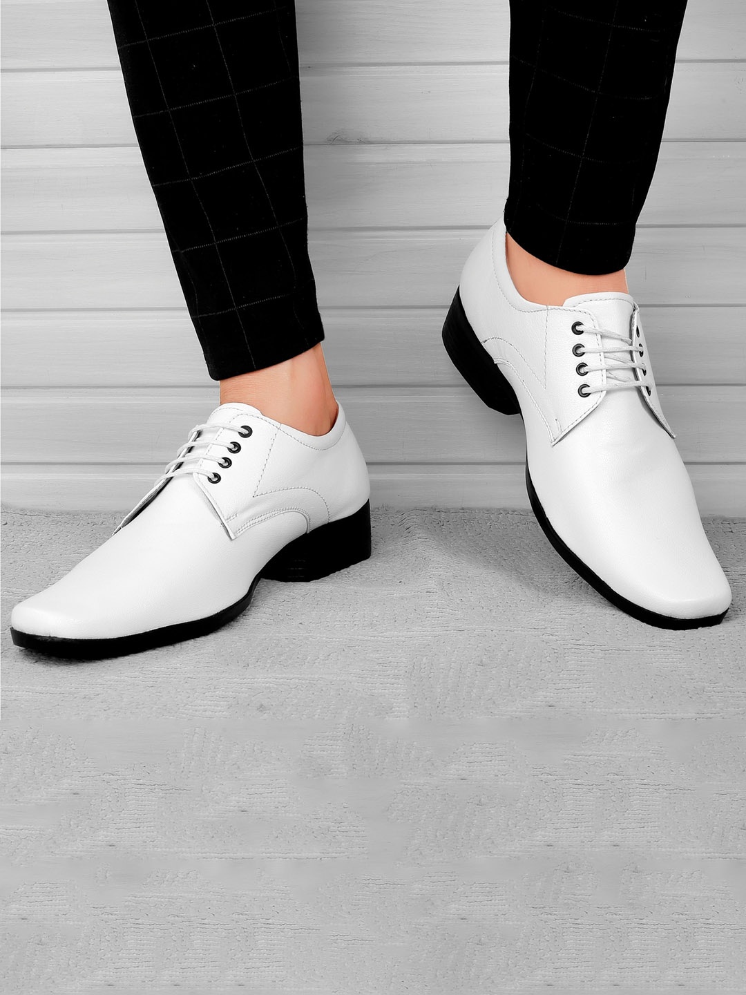 

Bxxy Men Textured Formal Derbys, White