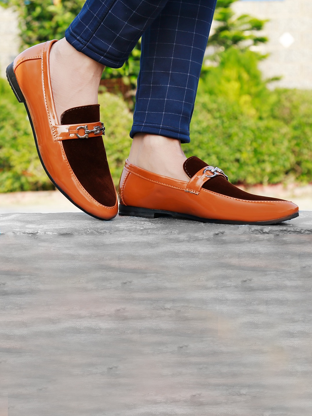

Bxxy Men Colourblocked Horsebit Loafers, Tan