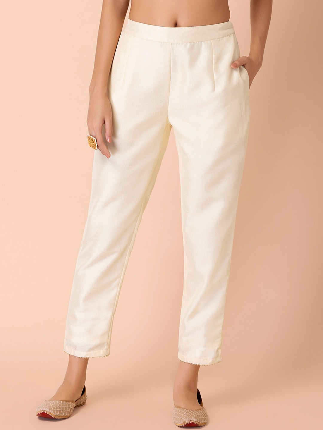 

INDYA Women Mid-Rise Plain Cropped Cigarette Trouser, Off white