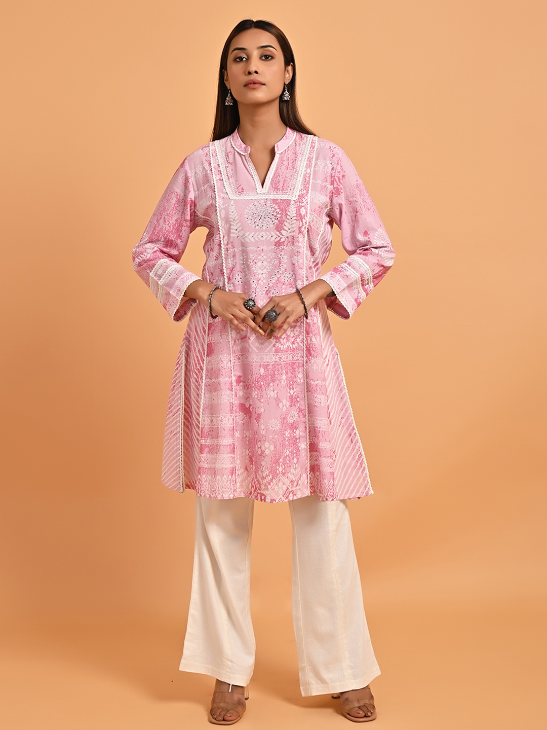 

Lakshita Ethnic Motifs Printed Gotta Patti Kurta with Lace Detailing, Purple