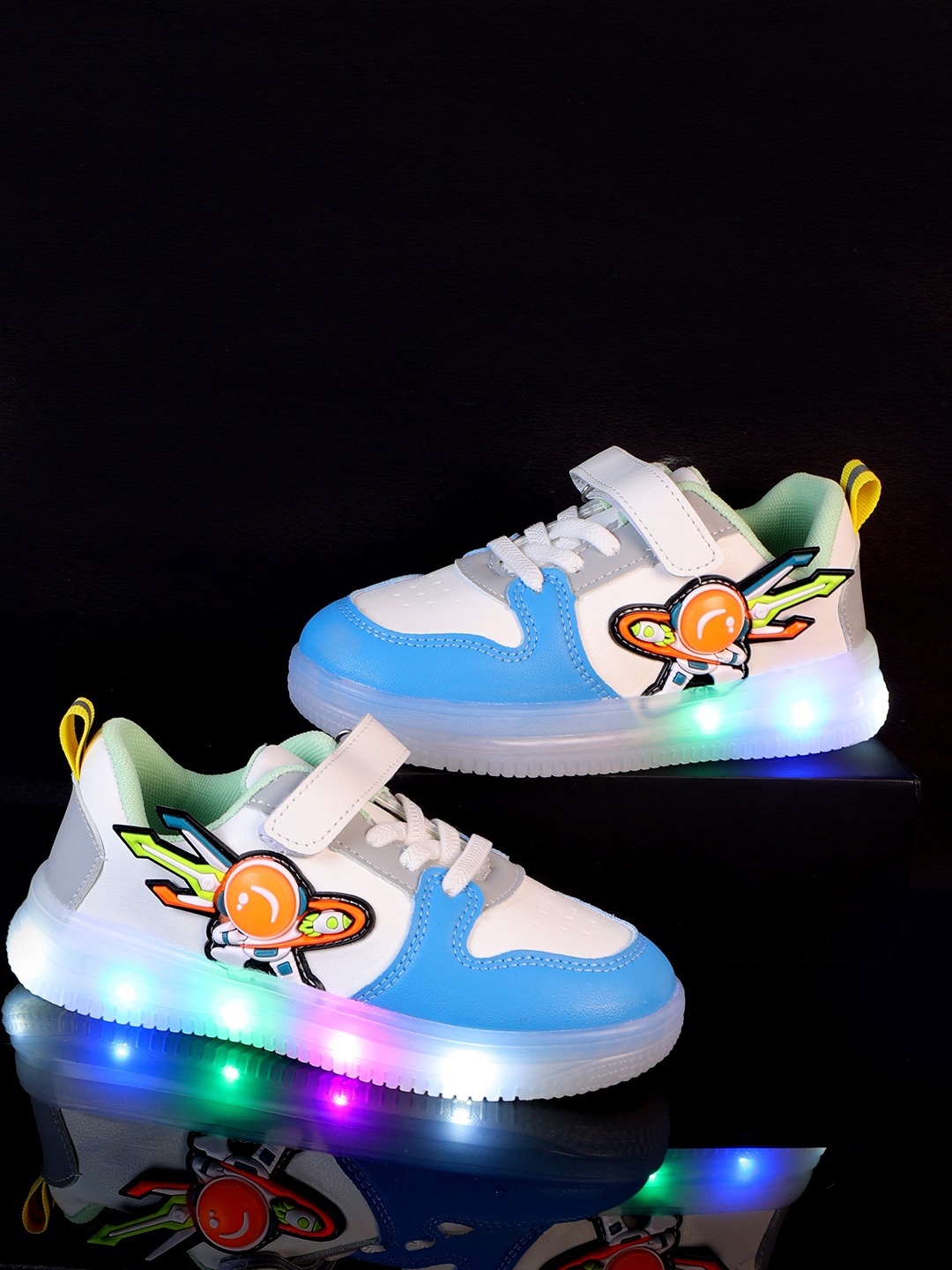 

PASSION PETALS Boys Colourblocked LED Lightweight Sneakers, Blue