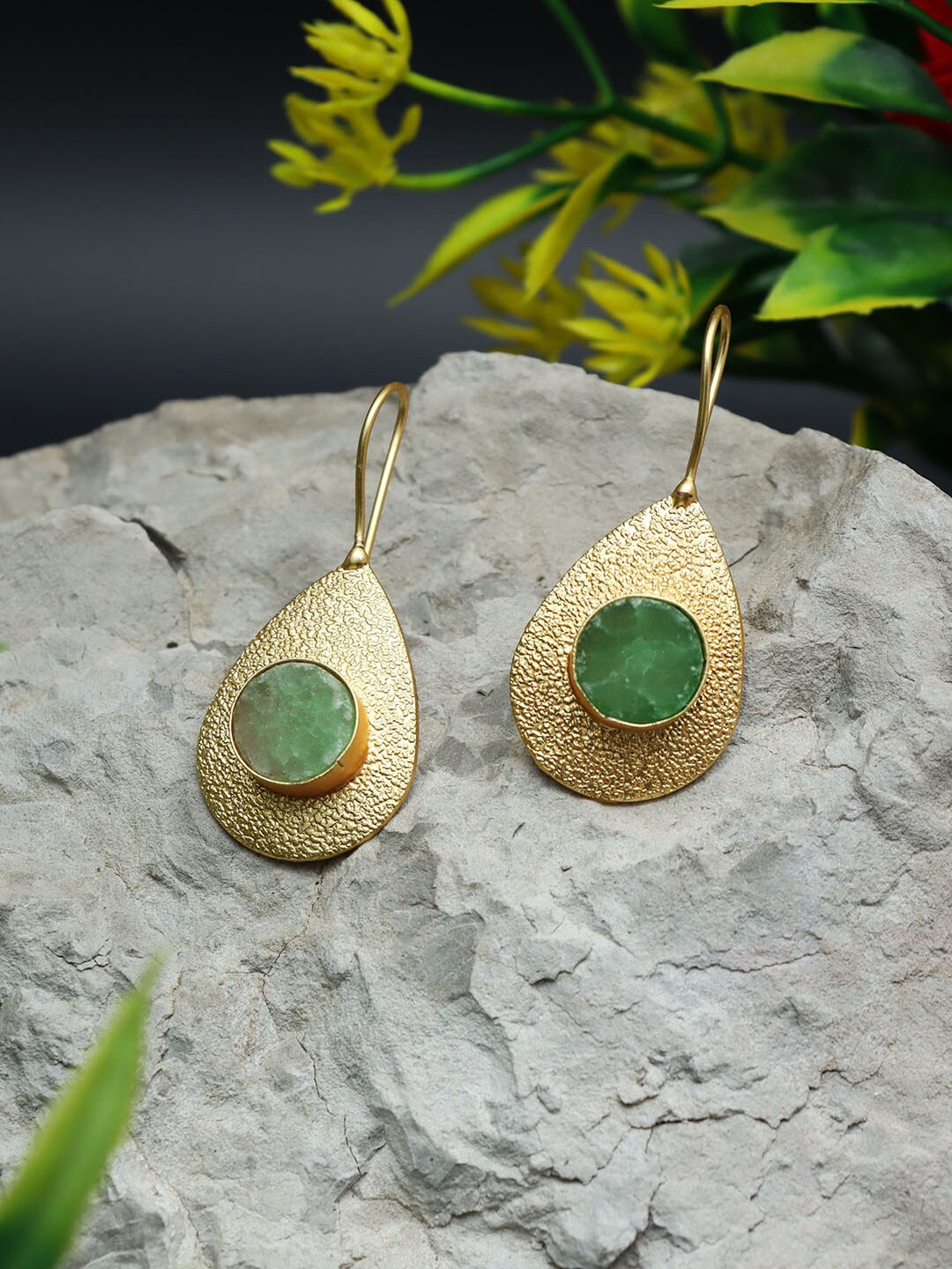 

Ozanoo Gold-Plated Contemporary Drop Earrings