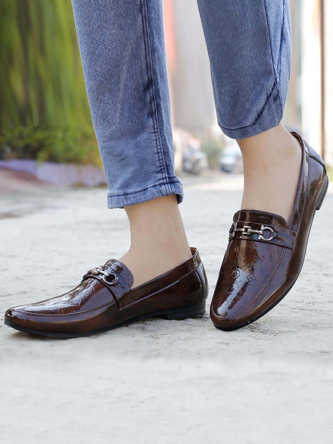 

Bxxy Men Textured Horsebit Loafers, Brown