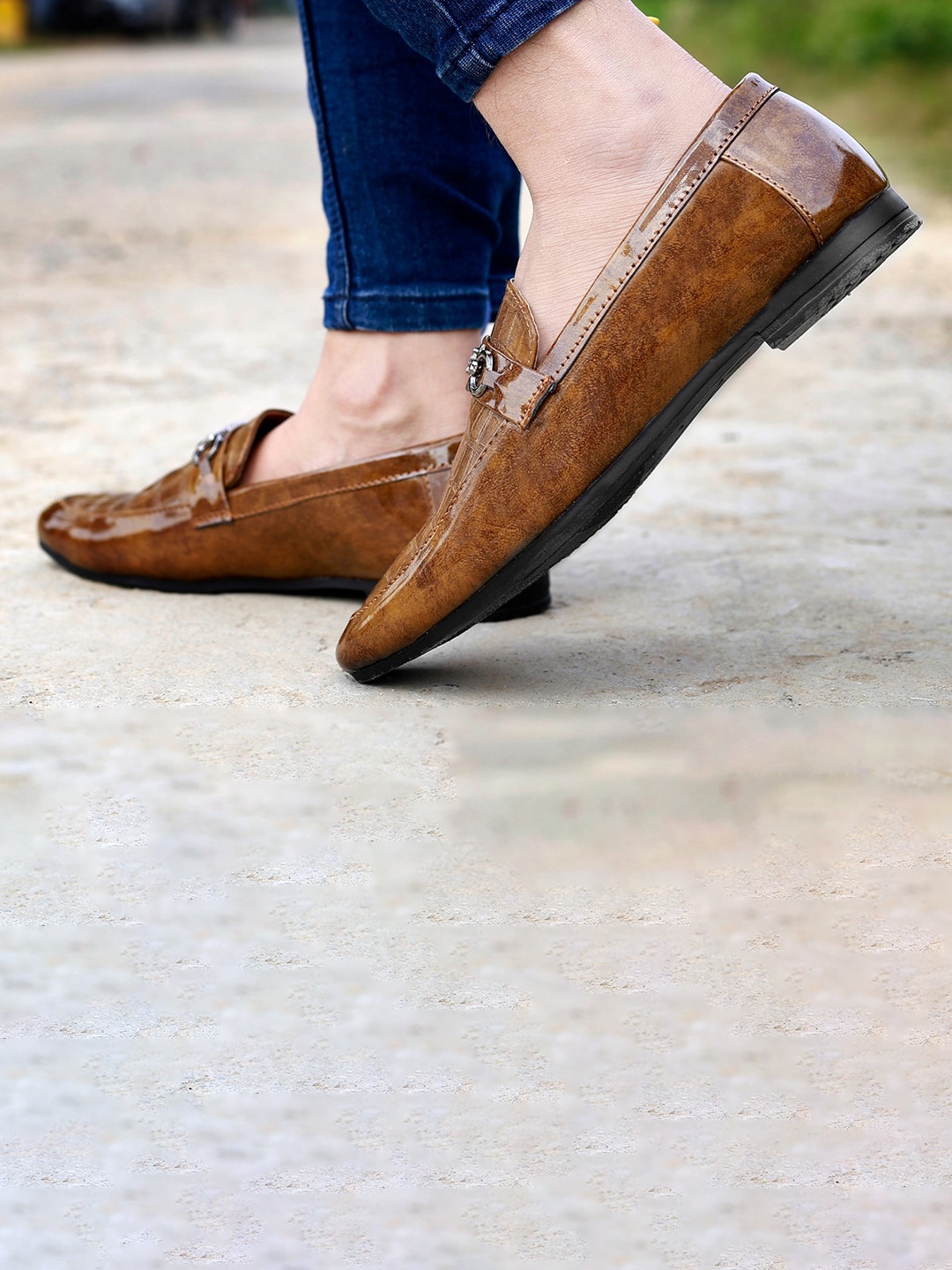 

Bxxy Men Textured Horsebit Loafers, Tan