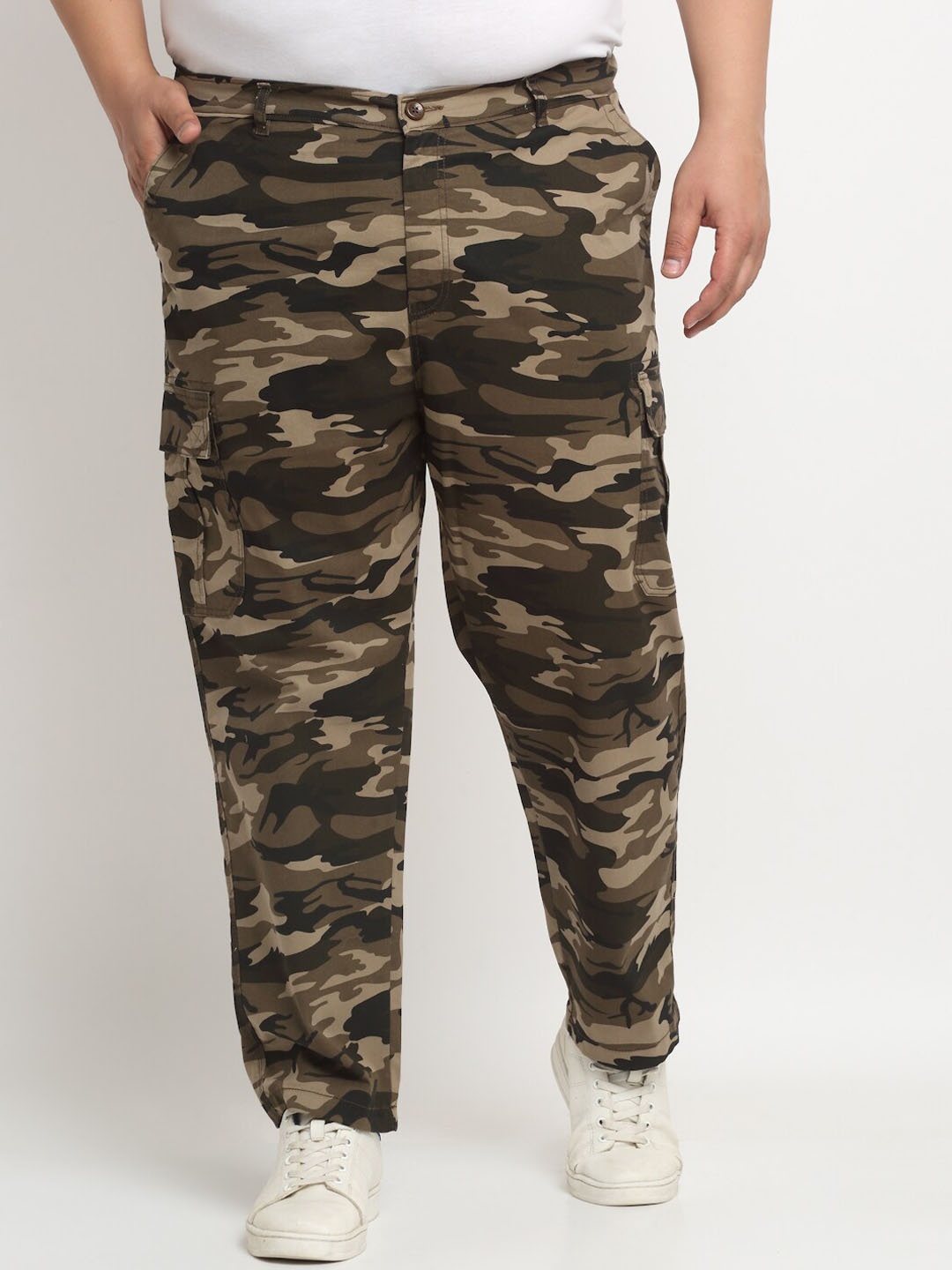 

plusS Men Olive Green, Beige and Brown Camouflage Printed Cotton Cargo Trousers