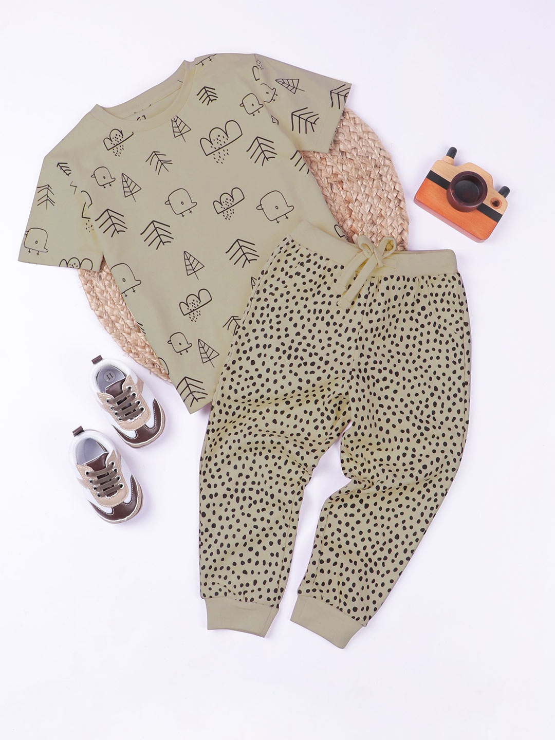 

GJ baby Infant Boys Printed Pure Cotton T-shirt with Trousers, Grey