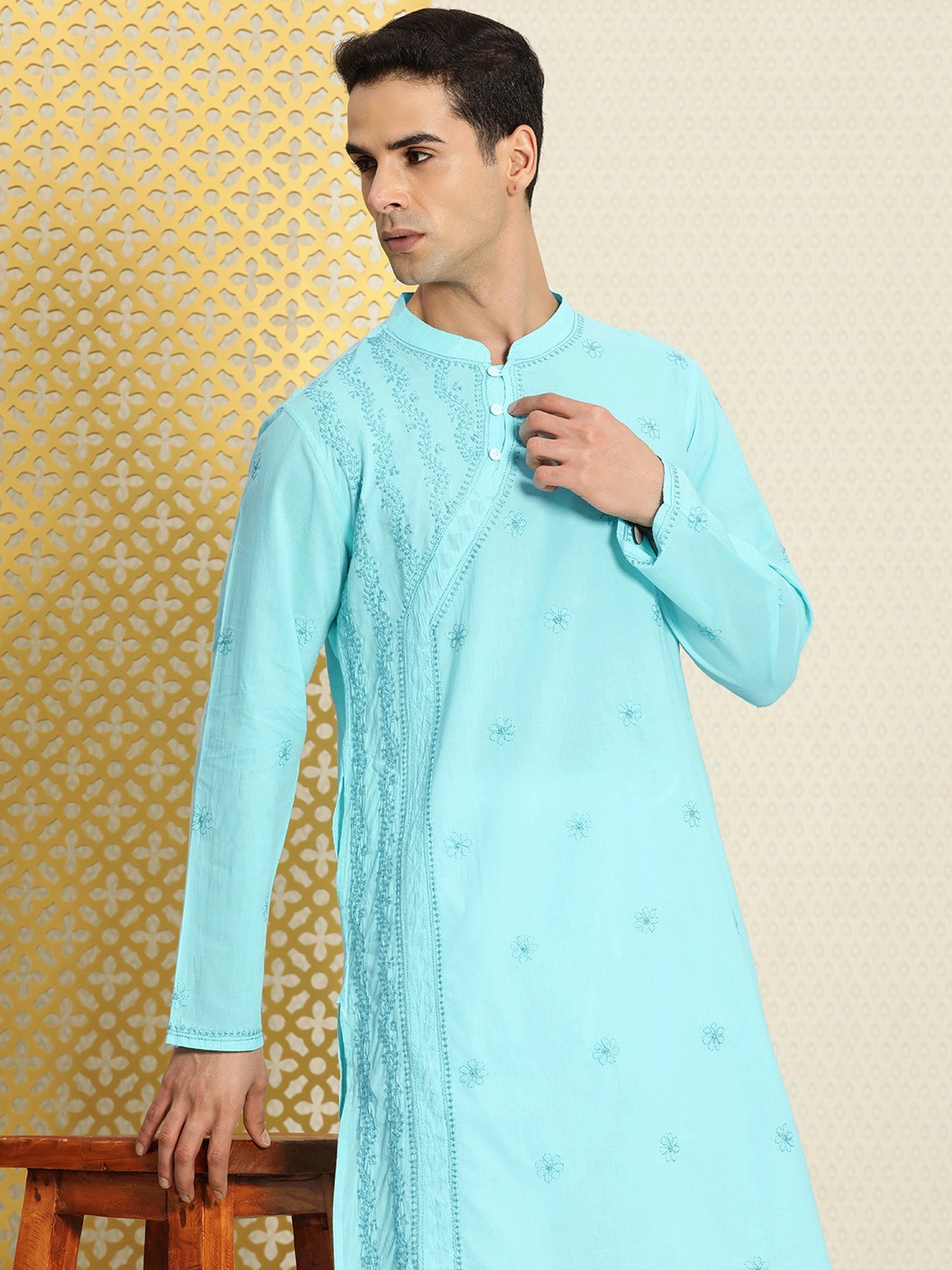 

House of Pataudi Men Pure Cotton Embroidered Chikankari Jashn Kurta with Churidar, Blue