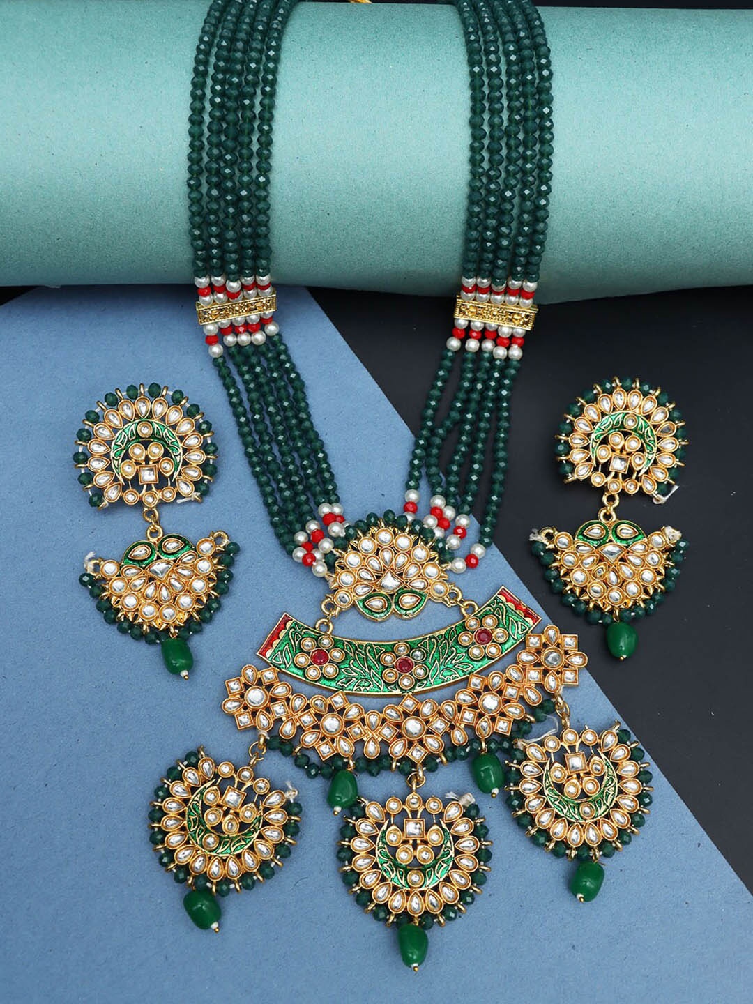 

Ozanoo Gold-Plated Kundan-Studded & Beaded Long Jewellery Set