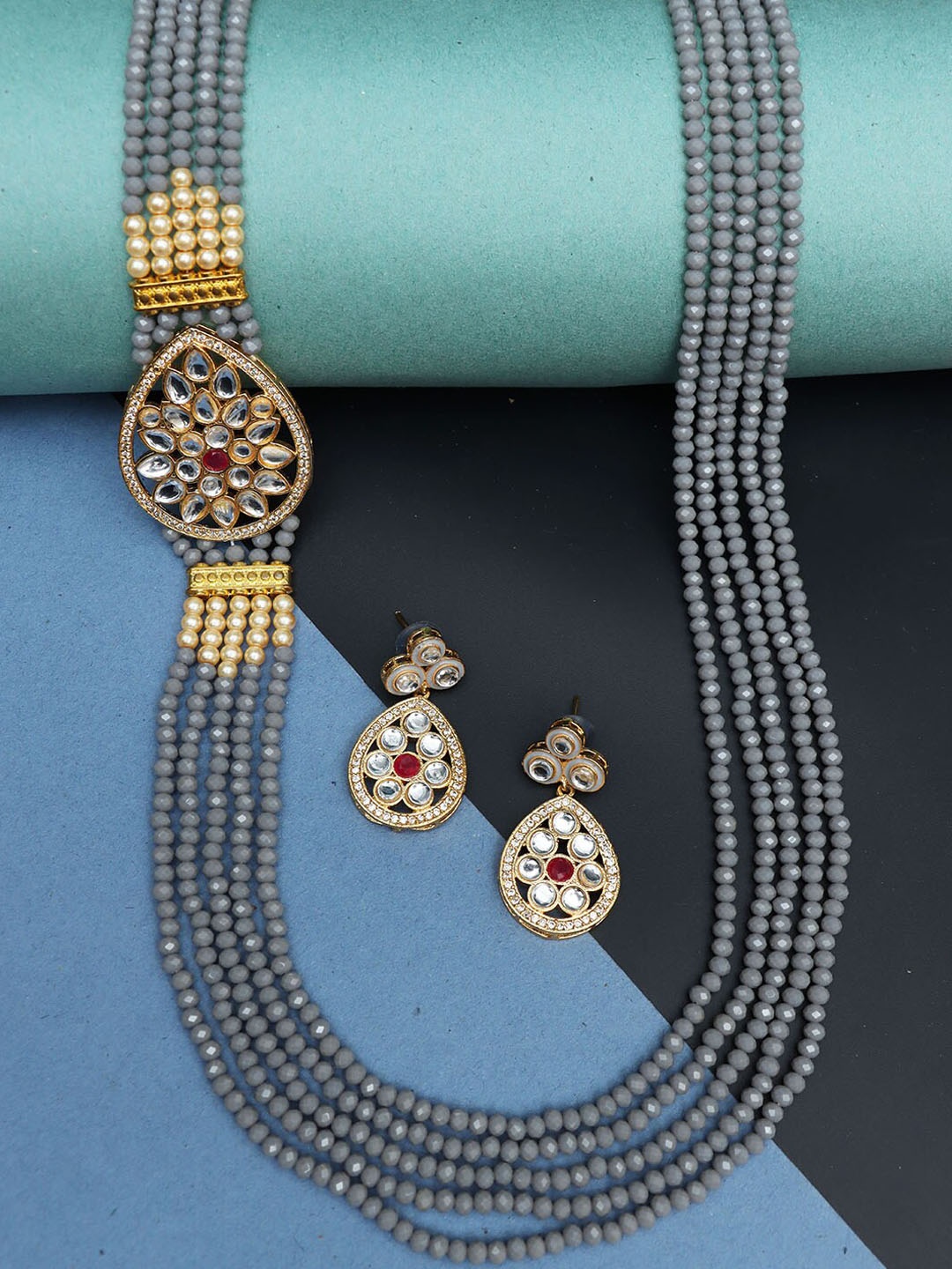 

Ozanoo Gold-Plated Kundun- Studded & Beaded Long Jewellery Set, Grey