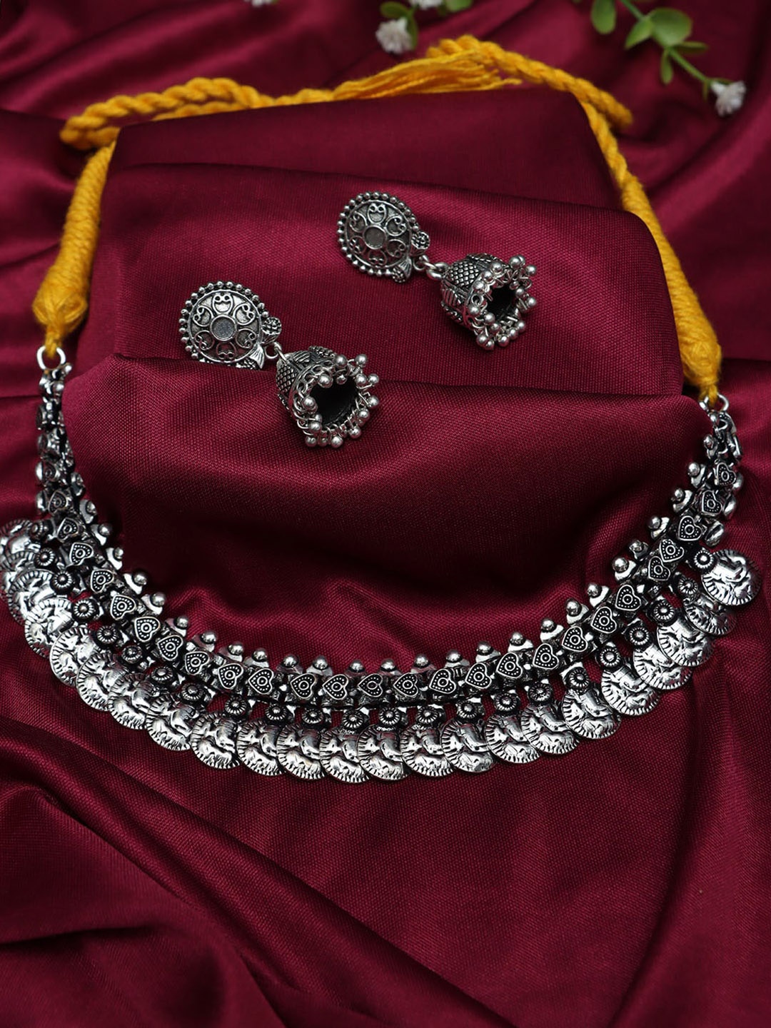 

Ozanoo Silver-Plated Oxidised Jewellery Set