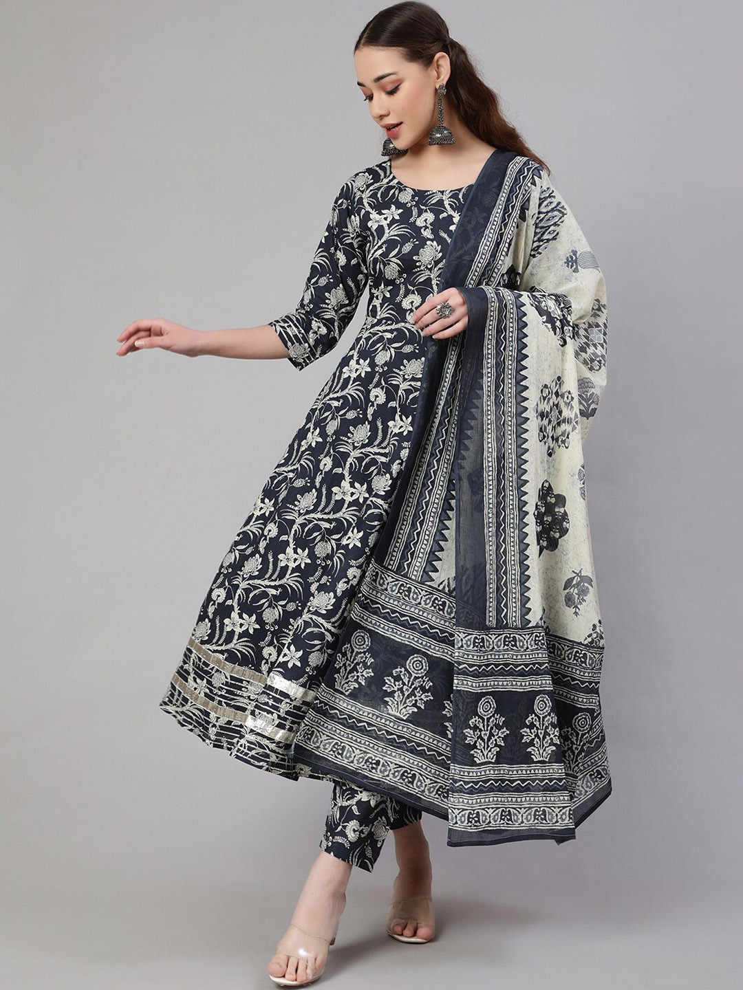 

Nayo Navy Blue & White Floral Printed Pure Cotton Kurta With Trousers & Dupatta