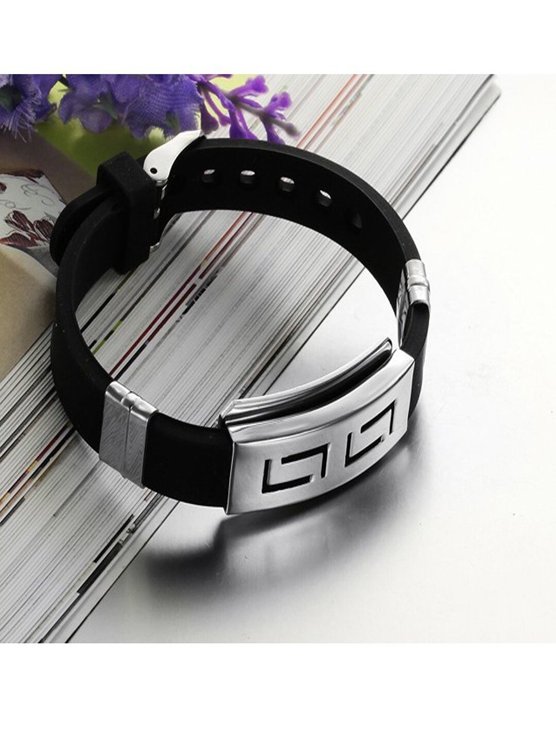

UNIVERSITY TRENDZ Men Silver-Plated Link Bracelet, Black