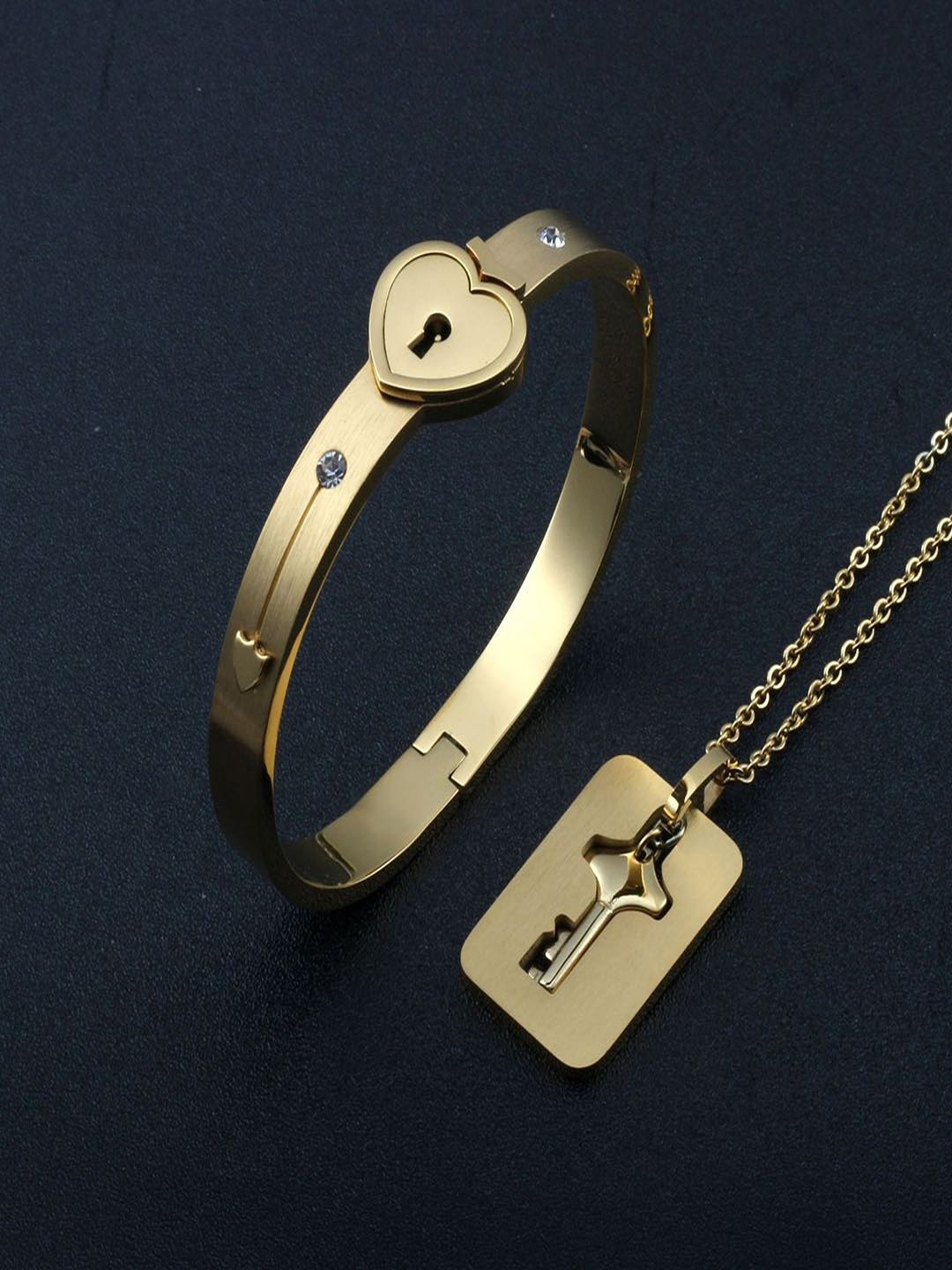 

UNIVERSITY TRENDZ Set Of 2 Gold-Plated Lock & Key His and Hers Bracelet & Chain