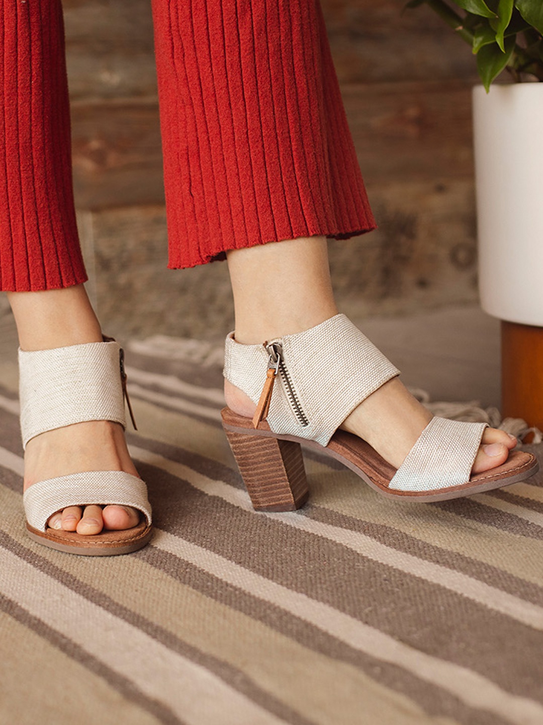 

TOMS Open Toe Block Sandals, Off white