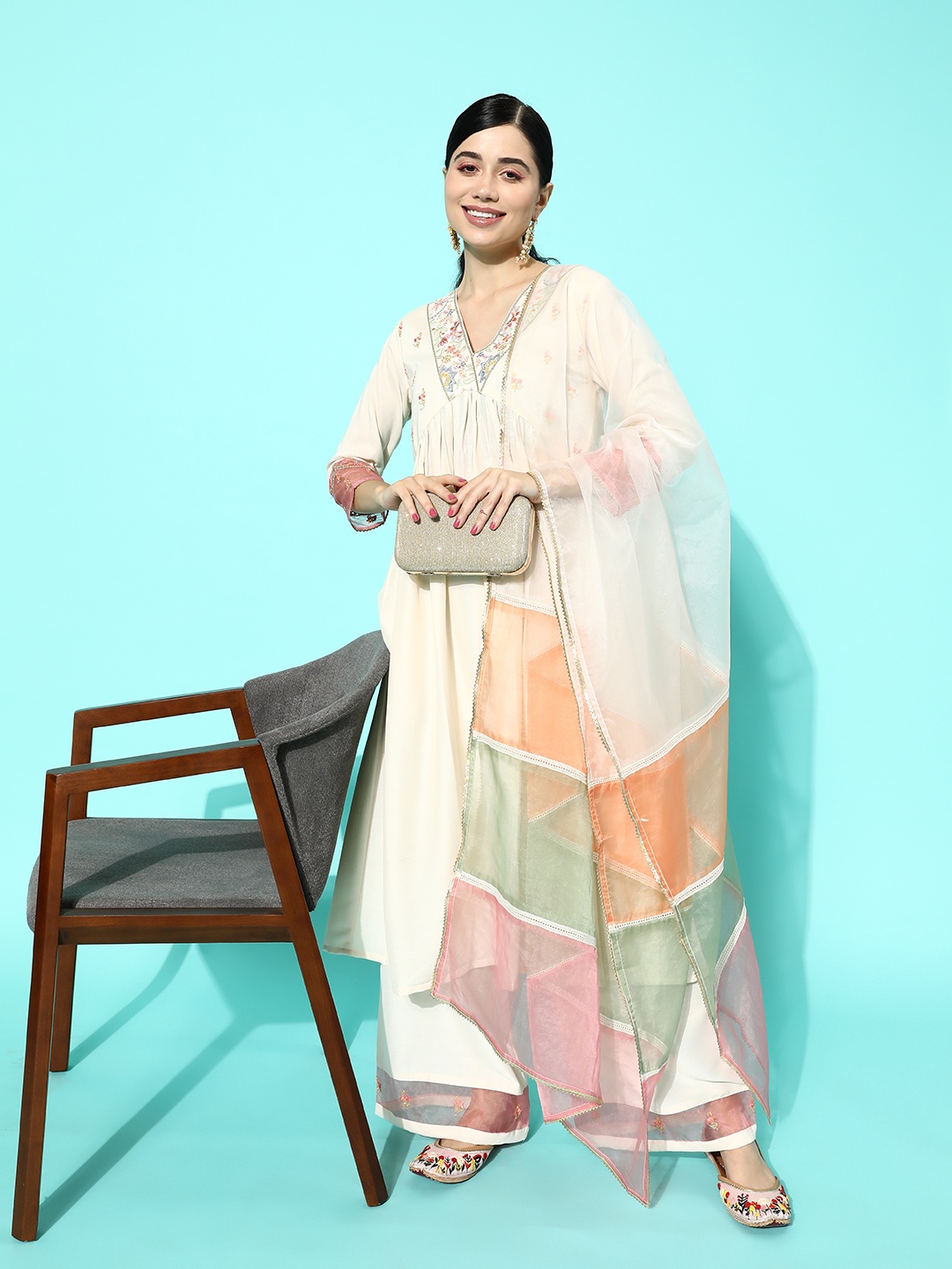 

Sangria Women Floral Embroidered Pleated Thread Work Kurta with Palazzos & With Dupatta, Off white