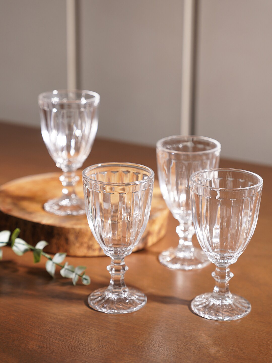 

Pure Home and Living Transparent 4 Pieces Clear Ribbed Wine Glasses