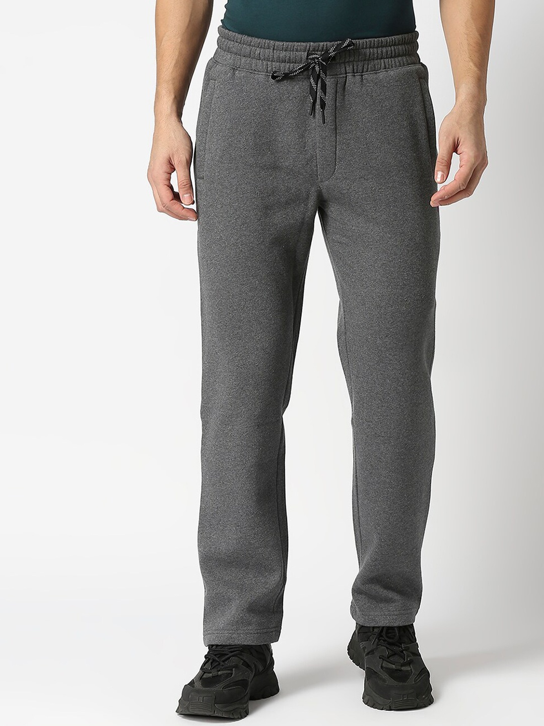 

DRAGON HILL Men Mid-Rise Slim-Fit Track Pants, Grey