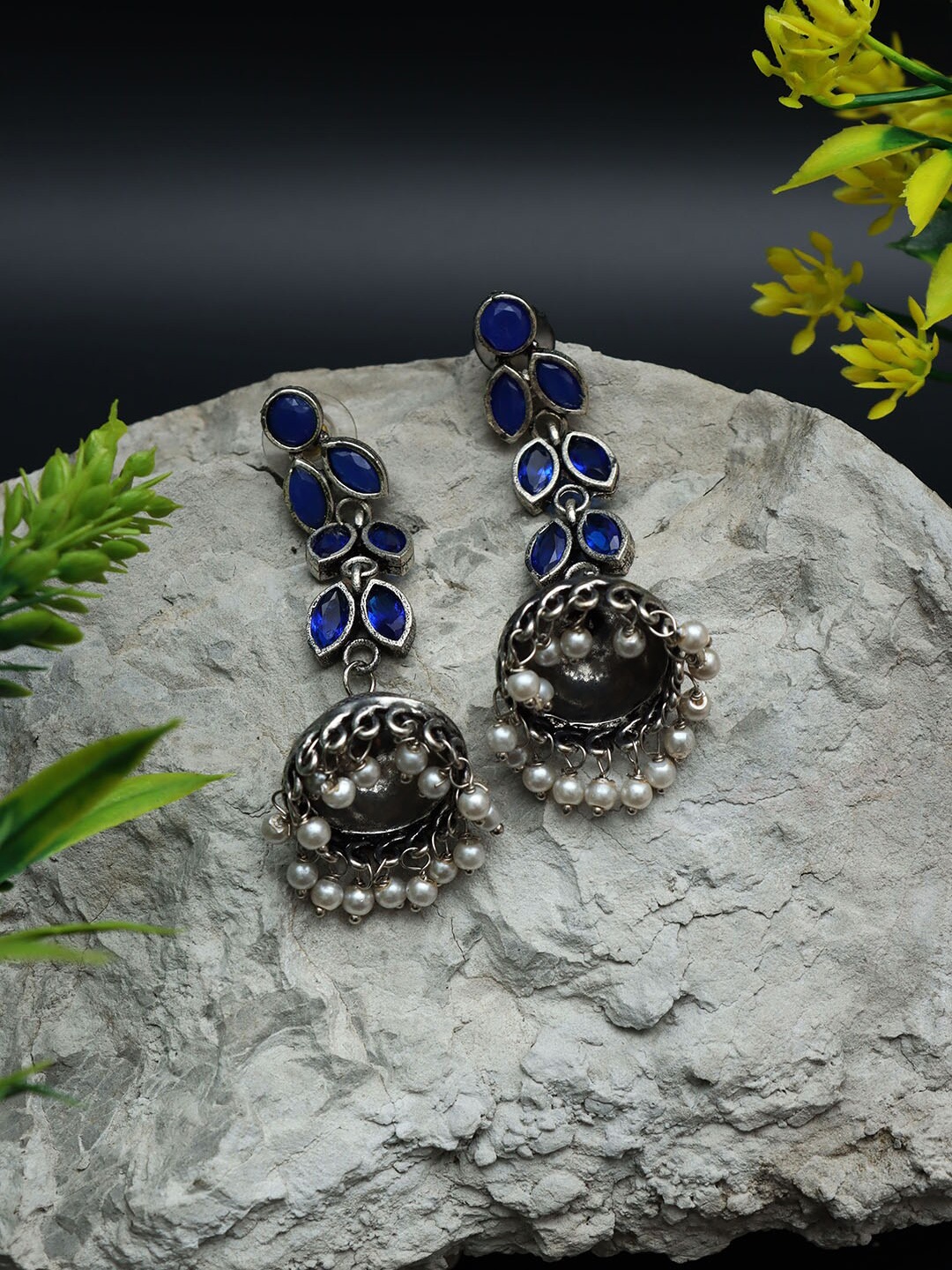 

Ozanoo Silver Plated Stone Studded Oxidised Jhumkas Earrings